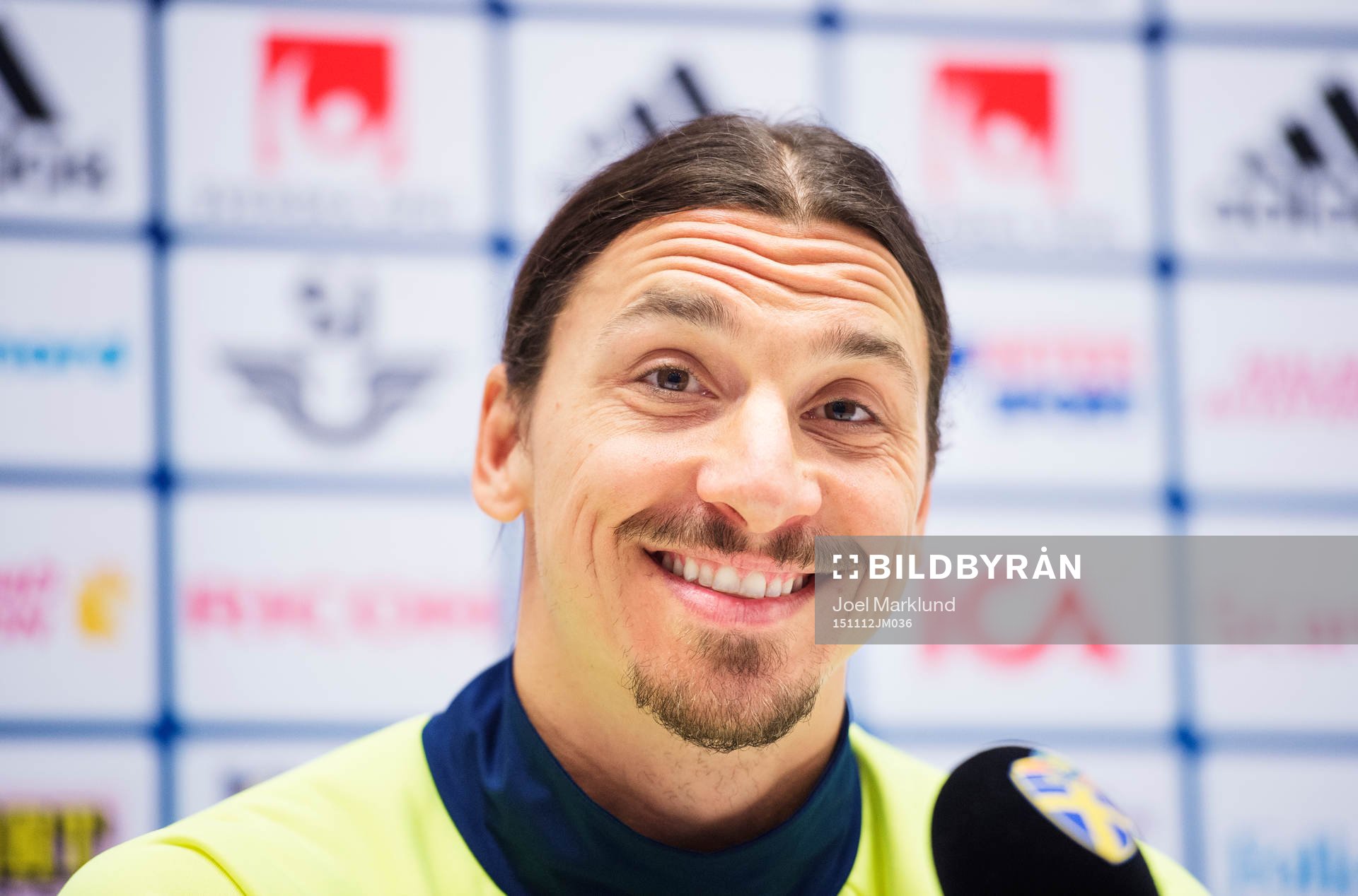 Zlatan Ibrahimovic på en presskonferens