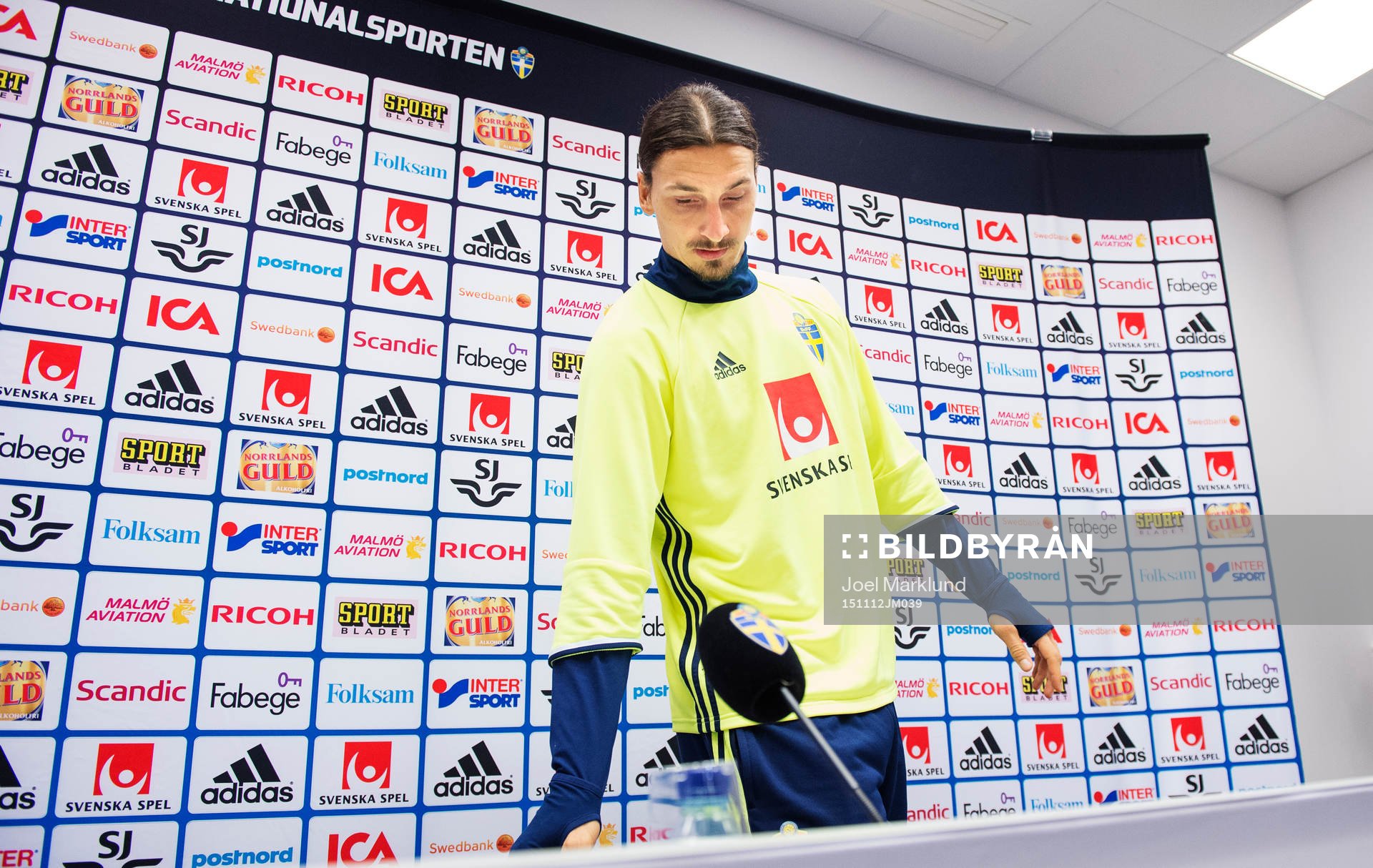 Zlatan Ibrahimovic på en presskonferens