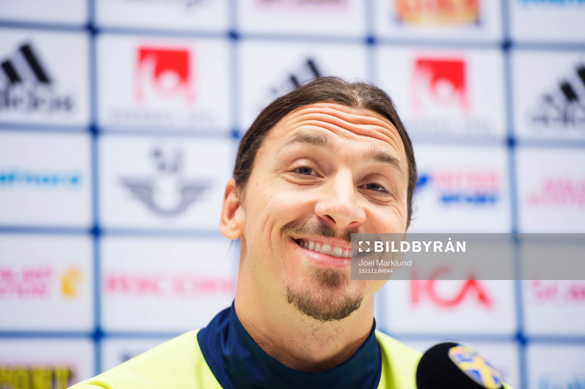Zlatan Ibrahimovic på en presskonferens