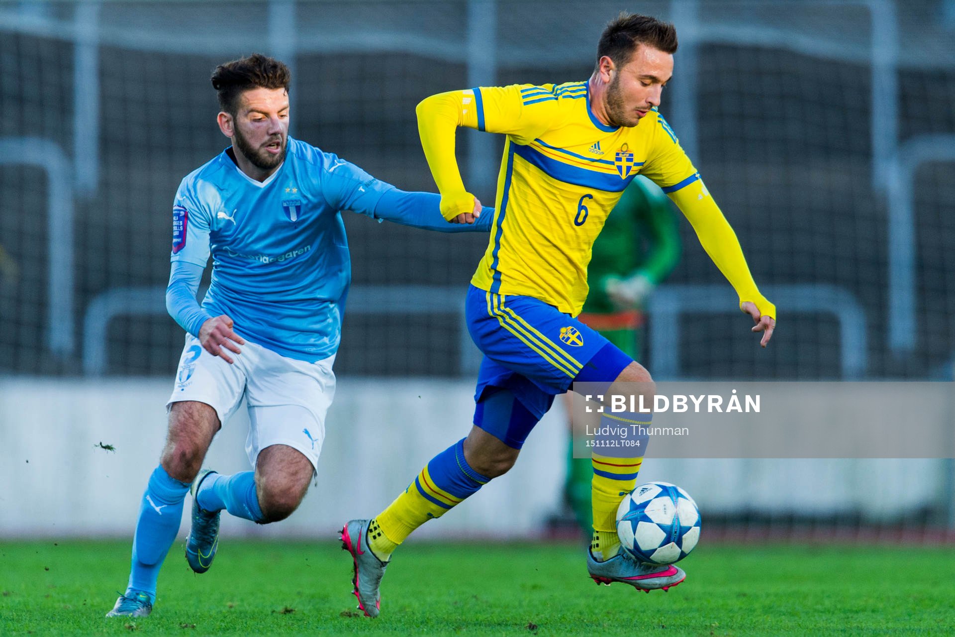 Sveriges Muamer Tankovic jagas av Malmös Erdal Rakip