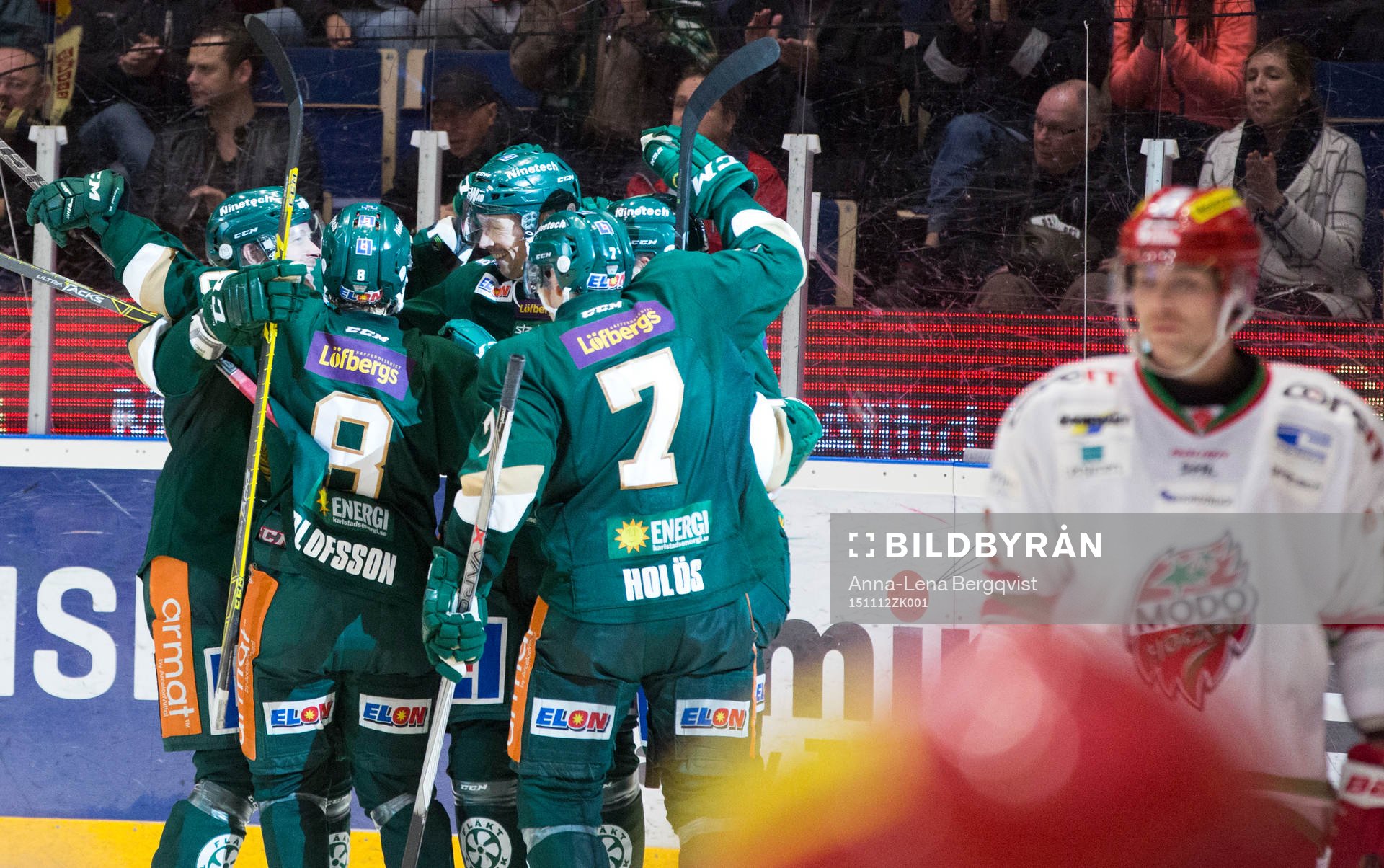 Färjestads Rickard Wallin firar mål 3-3-under