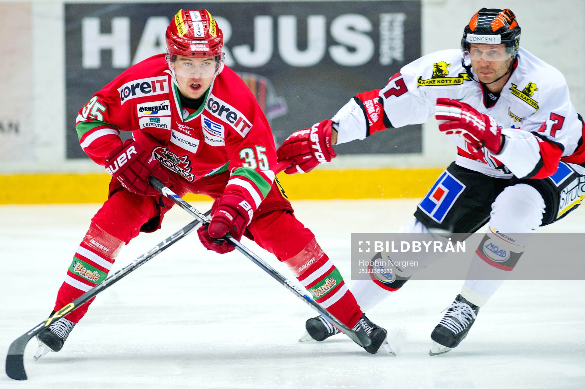 Modos Anton Byström  och Örebros Johan Adolfsson