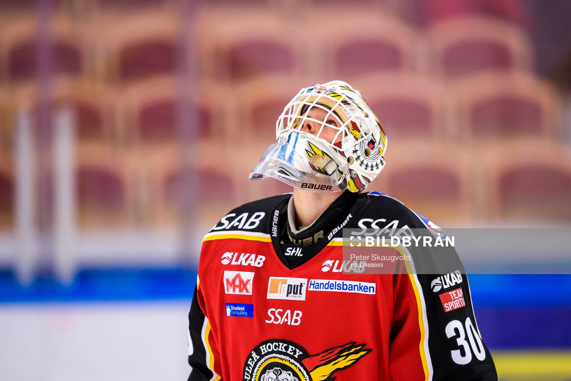 Luleås målvakt Filip Gustafsson på uppvärmningen
