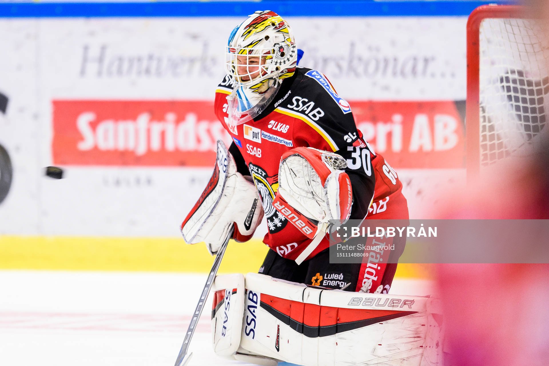 Luleås målvakt Filip Gustafsson på uppvärmningen