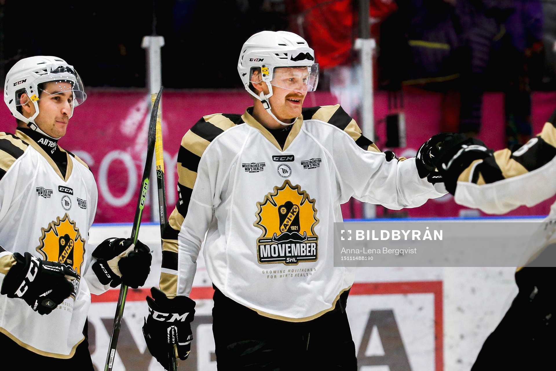 Skellefteås Andrew Calof och Mattias Ritola jublar