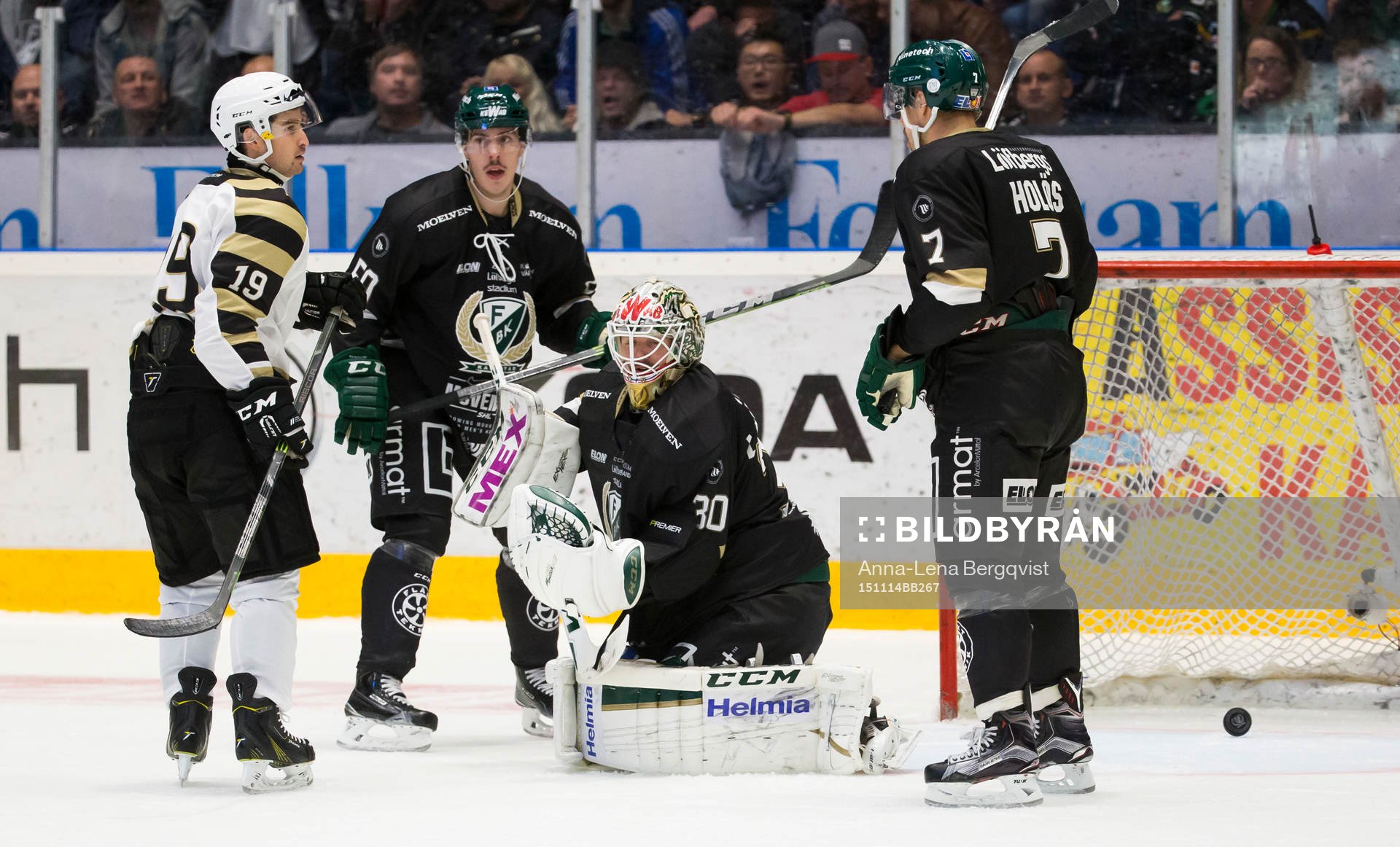 Skellefteås Andrew Calof ser pucken ligga bakom målvakt
