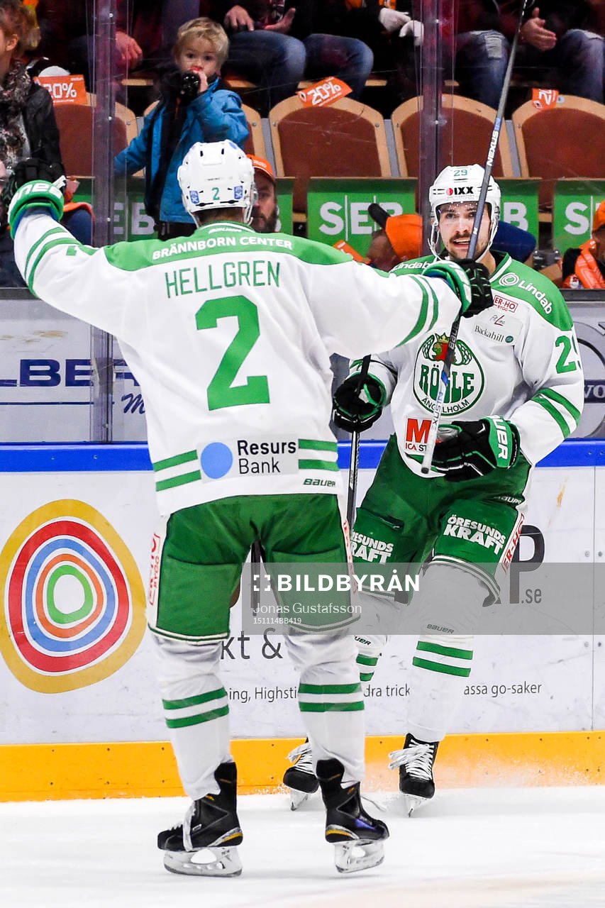 Rögles Jens Hellgren och Ludvig Rensfeldt jublar