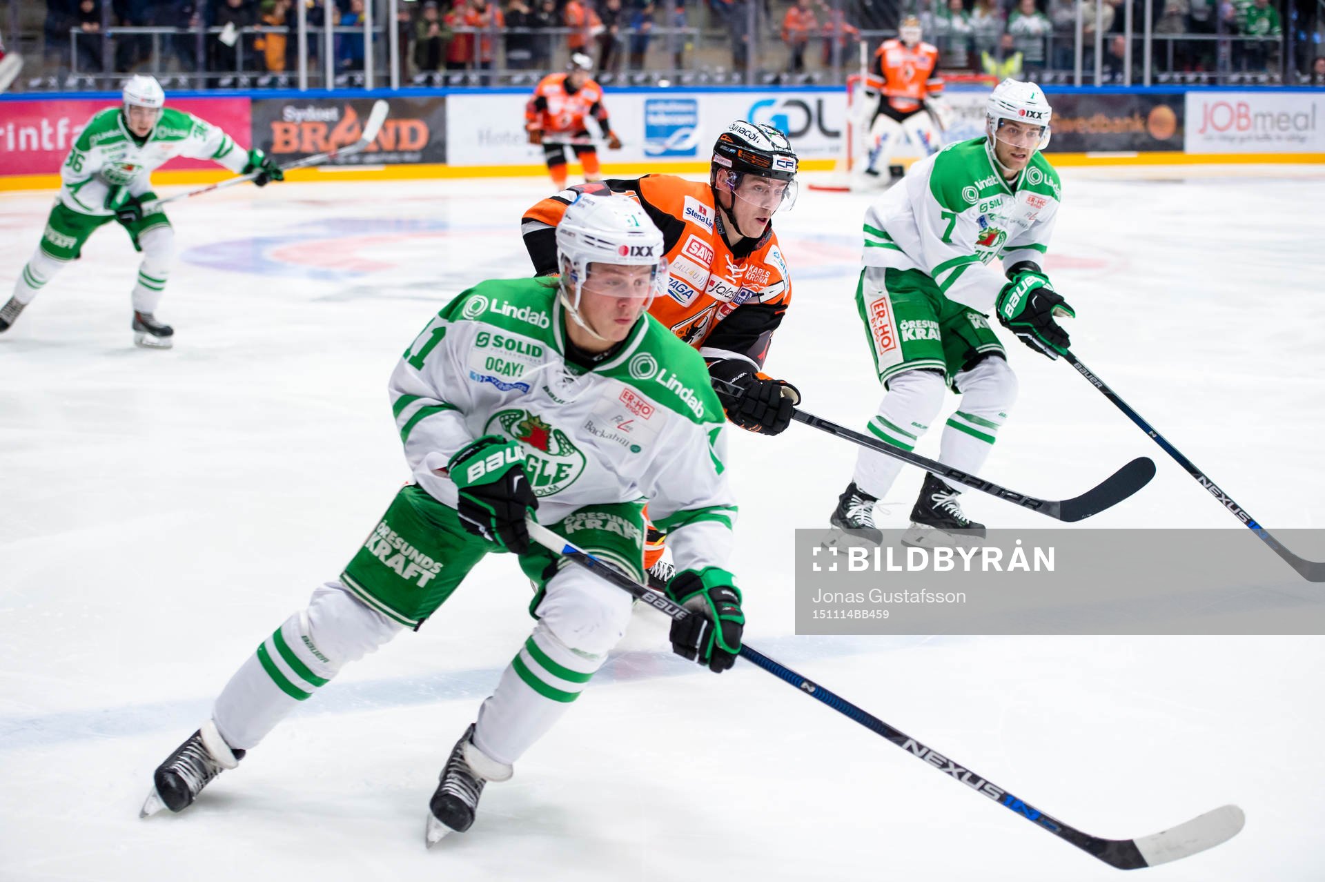 Rögles David Åslin med pucken