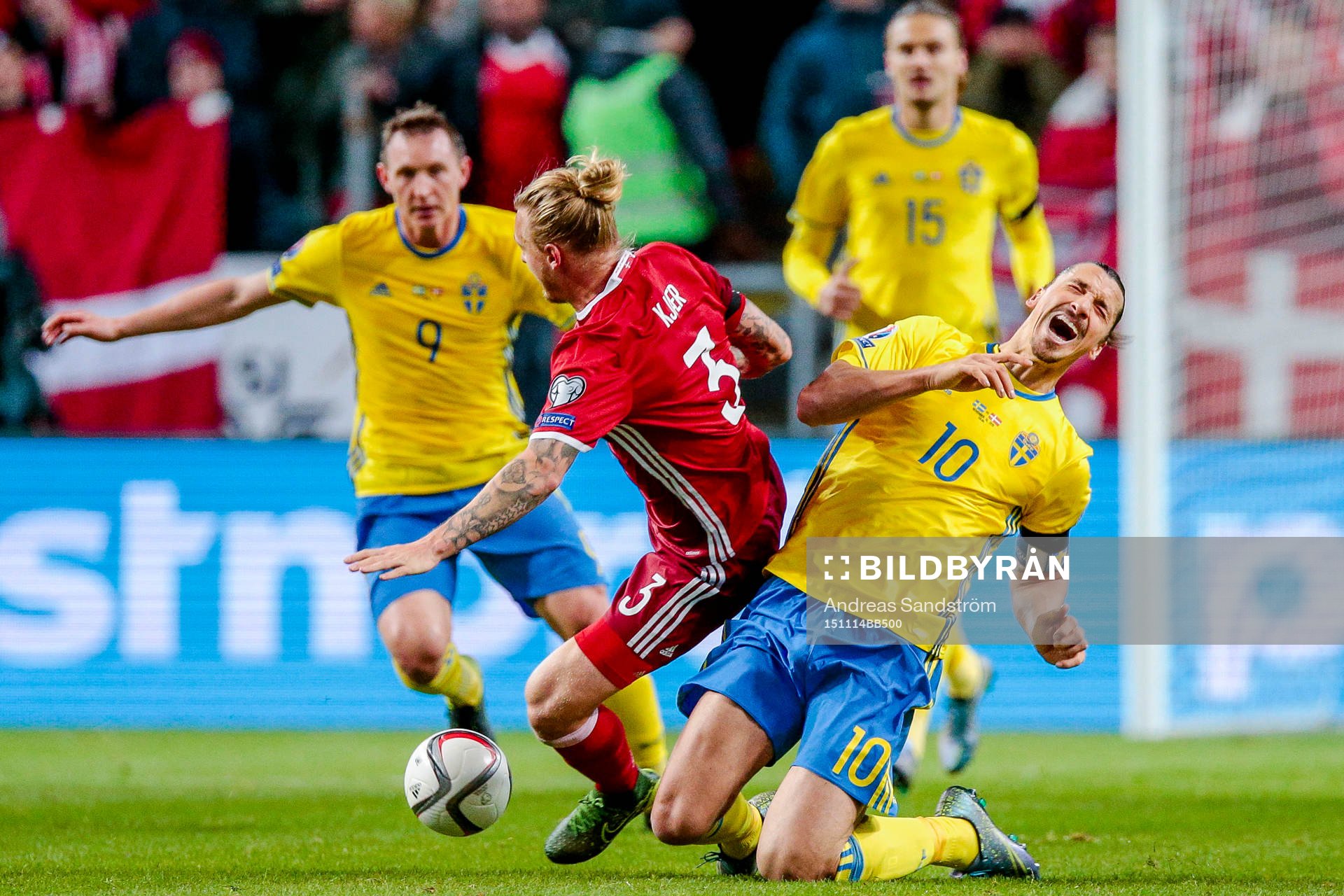 Sveriges Zlatan Ibrahimovic får ont