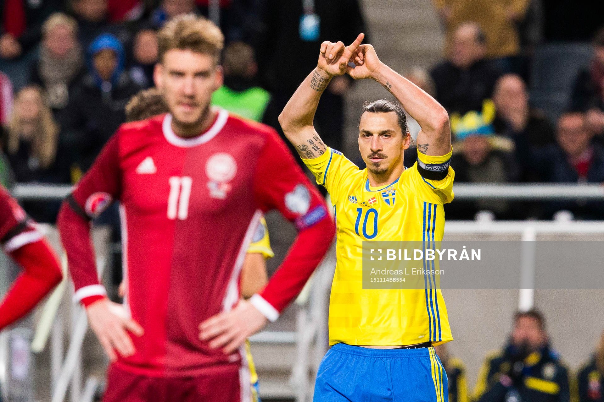 Sveriges Zlatan Ibrahimovic jublar