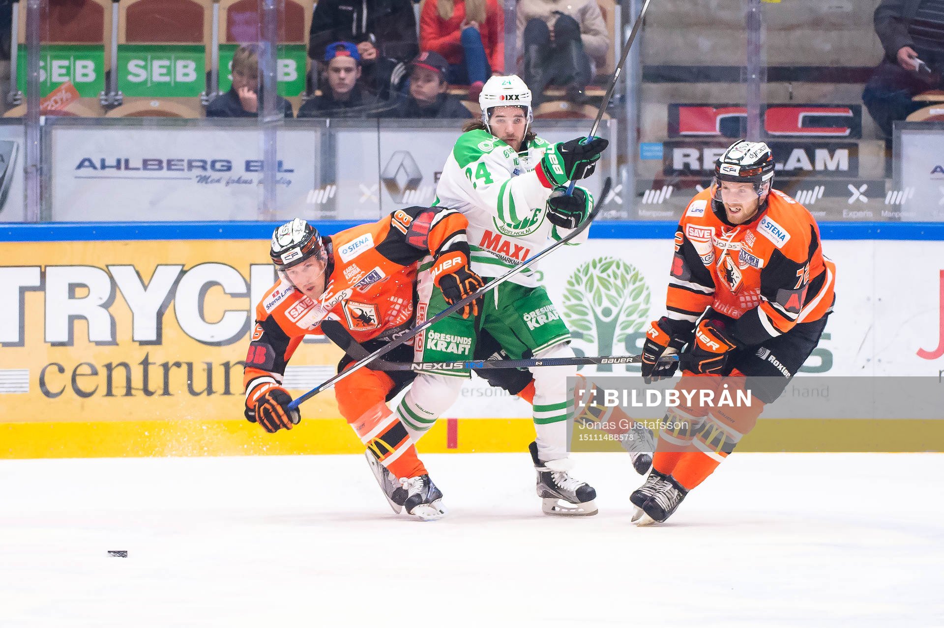 Karlskronas Emil Larsson och Joachim Rohdin försöker att
