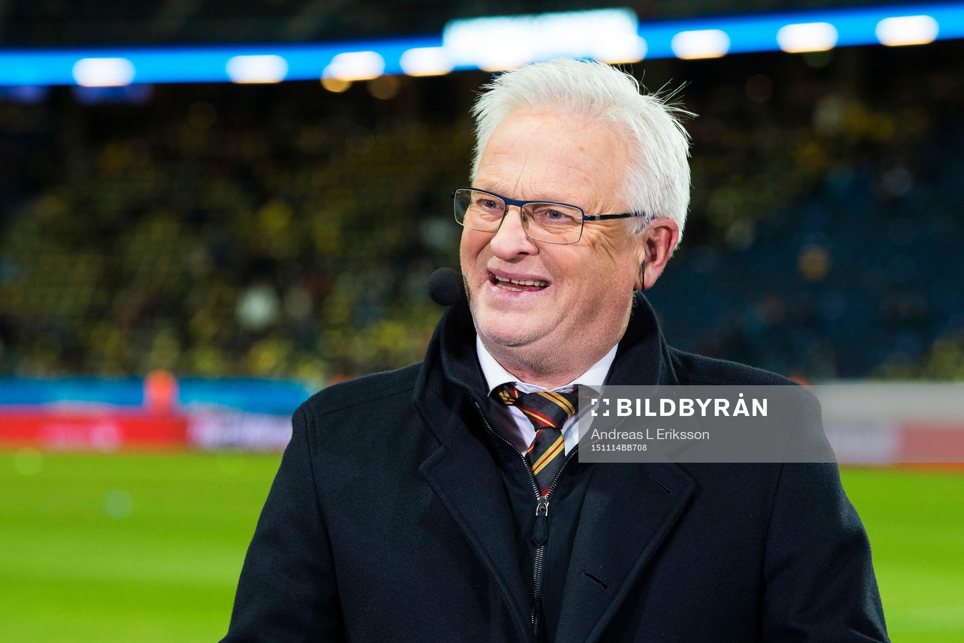 Hans Backe i studion för Kanal 5 och Eurosport
