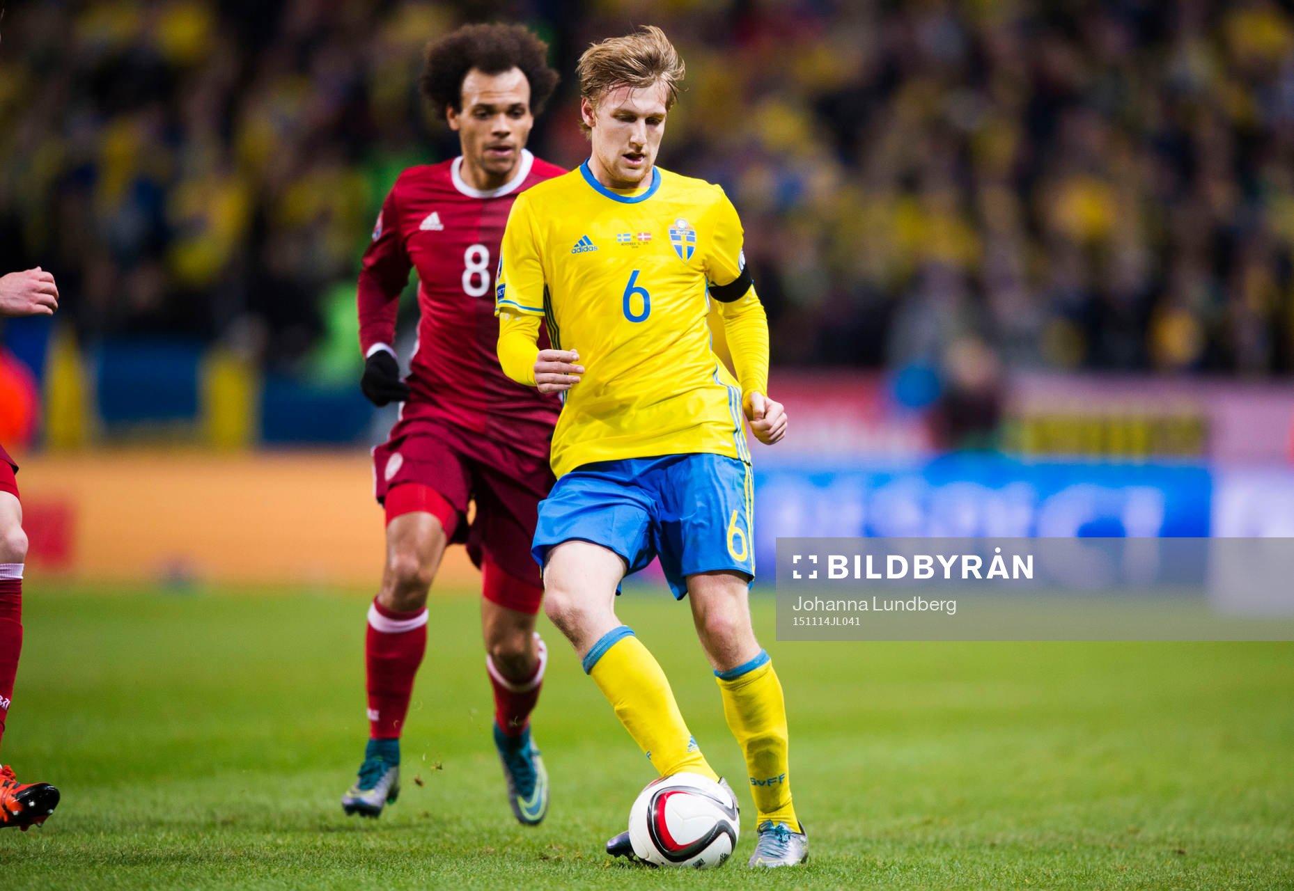 Danmarks Martin Braithwaite och Sveriges Emil Forsberg