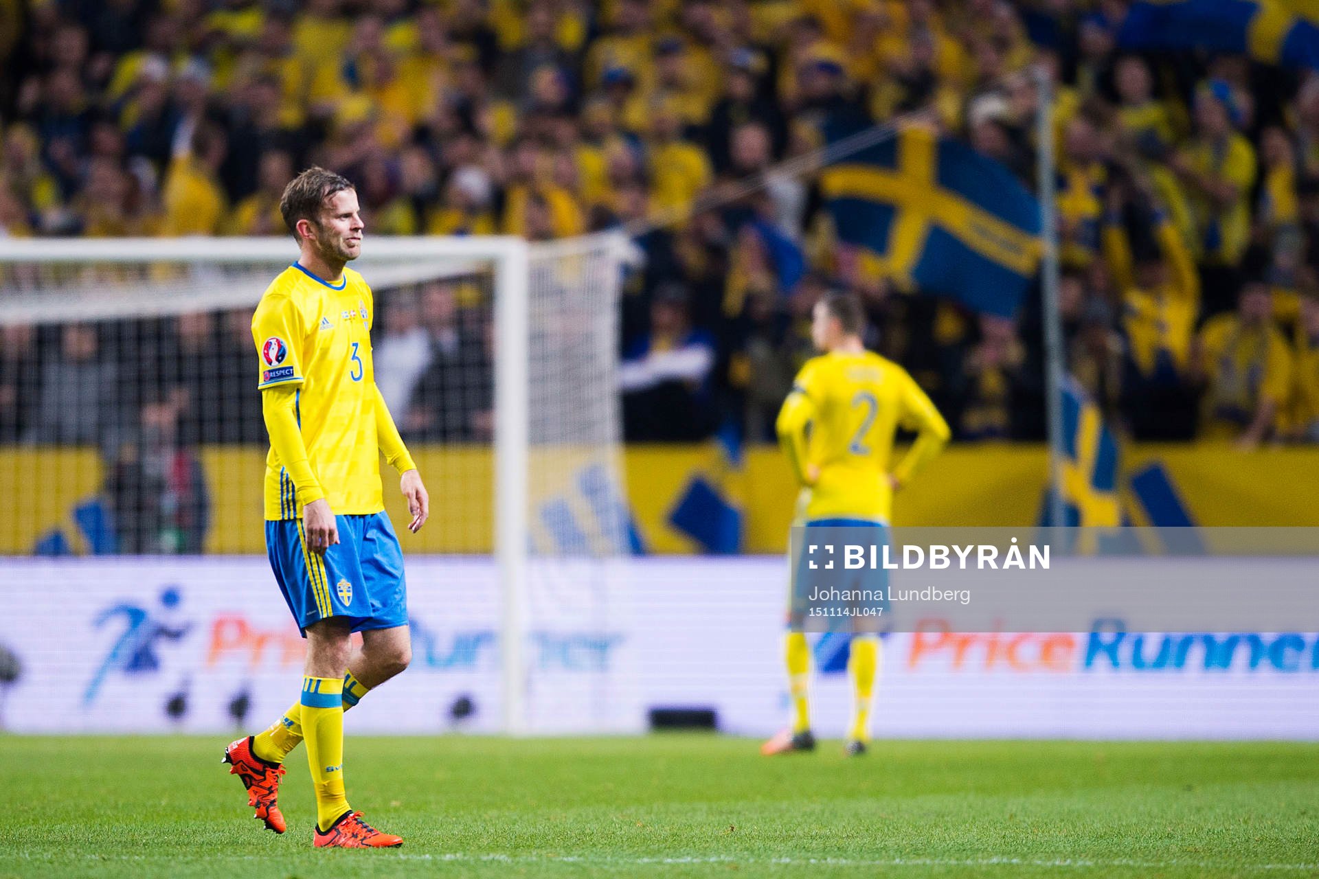 Sveriges Mikael Antonsson deppar när han byts ut