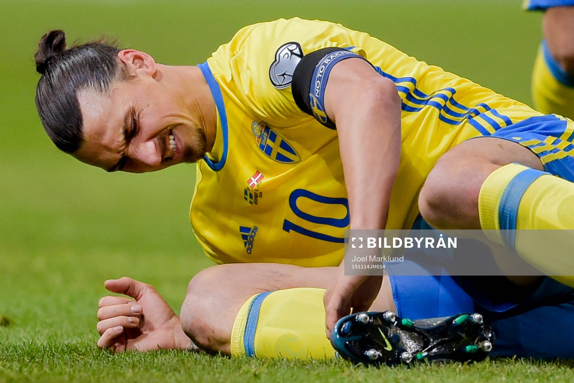 Sveriges Zlatan Ibrahimovic har ont