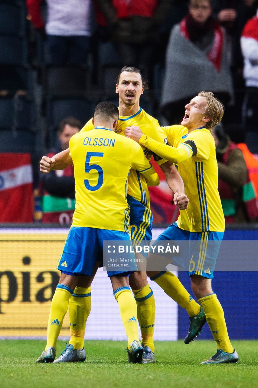 Sveriges Martin Olsson, Zlatan Ibrahimovic och Emil
