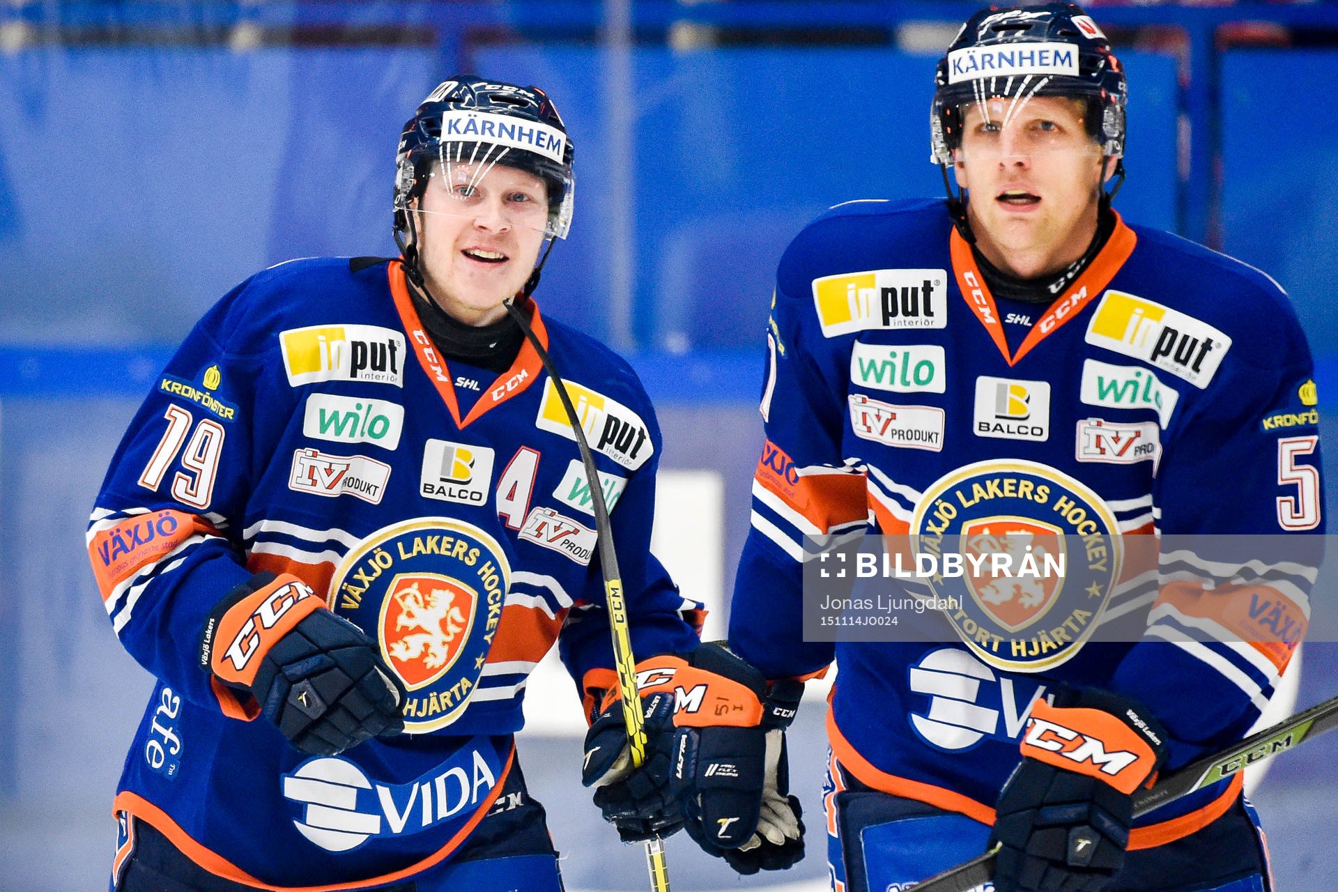 Växjös Tuomas Kiiskinen och Joey Crabb jublar
