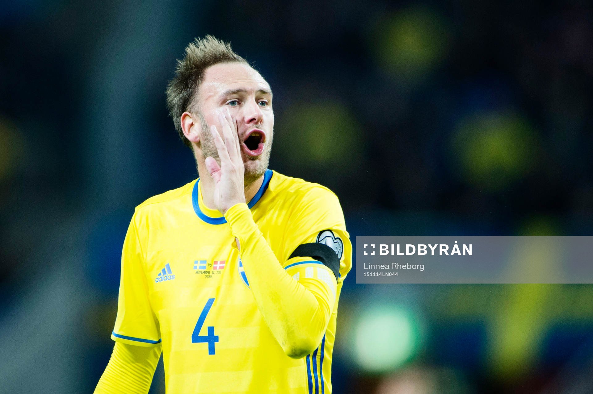 Sveriges Andreas Granqvist ropar åt målvakt Andreas