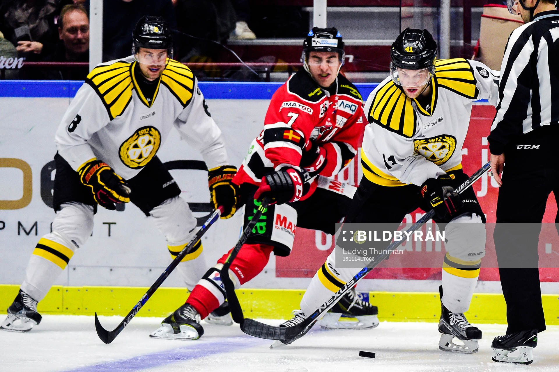 Malmö Redhawks Nils Andersson i en kamp mot Brynäs
