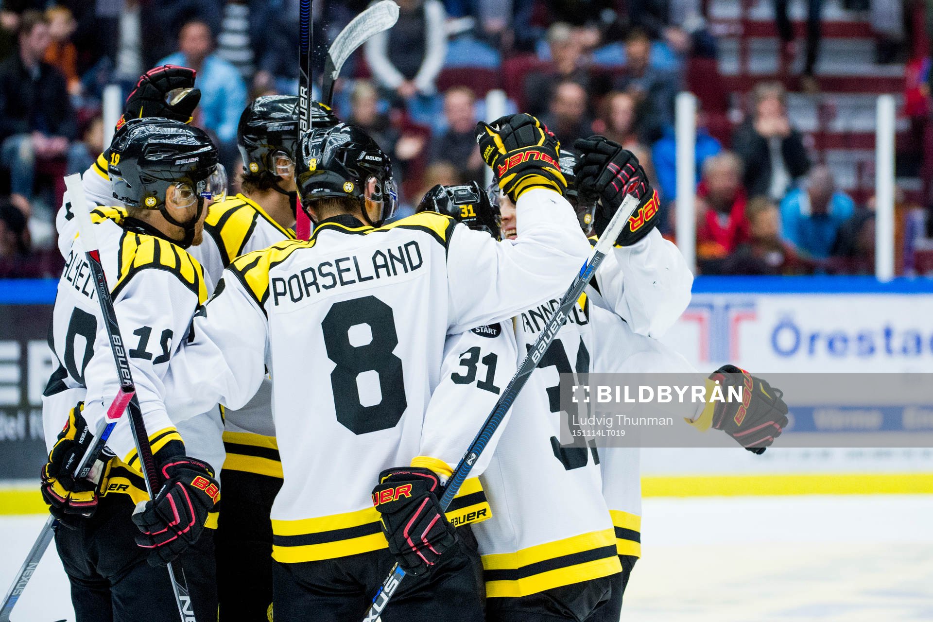 Brynäs spelare firar Mathias Porseland gjort 0-2