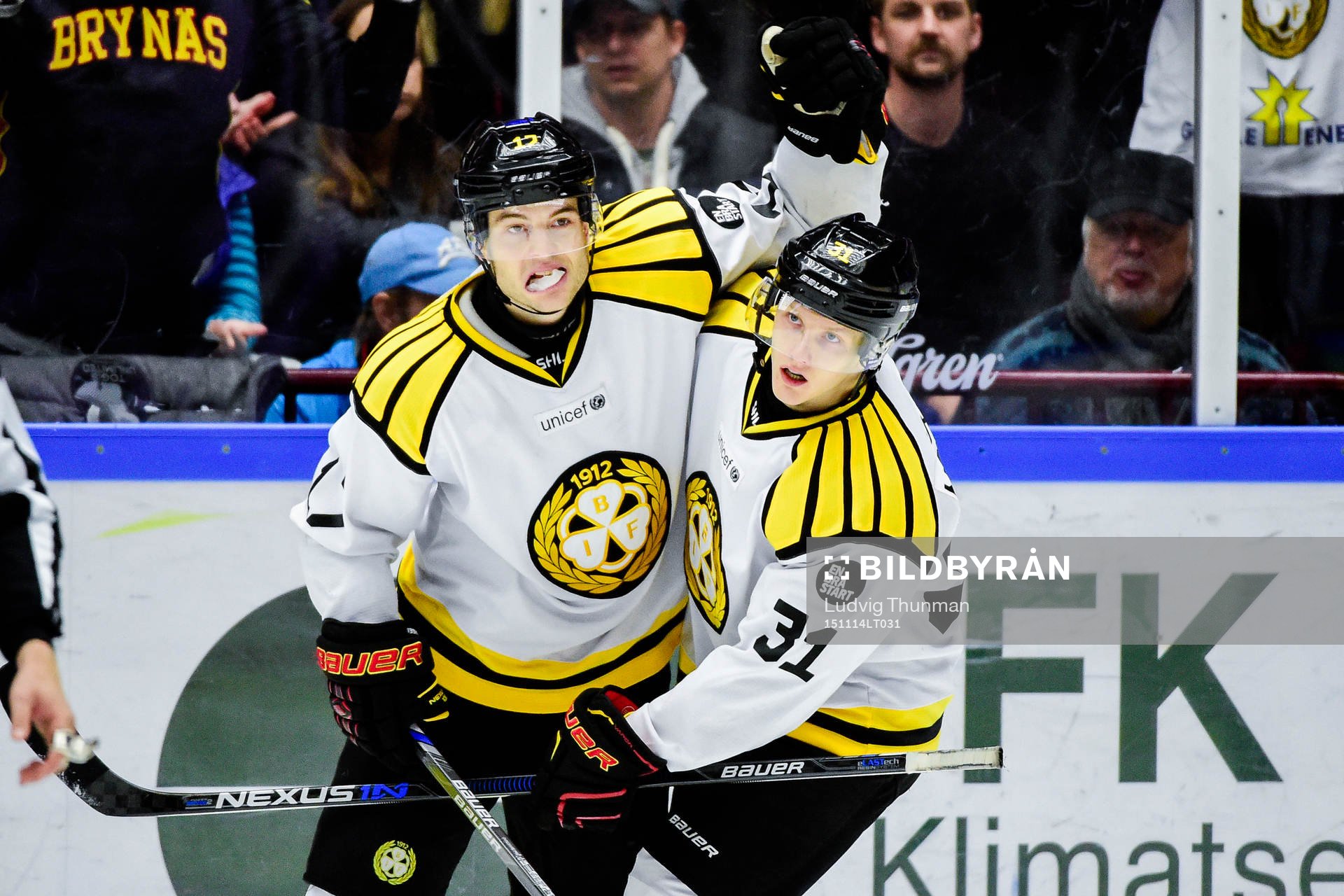 Brynäs Pathrik Westerholm och Daniel Mannberg jublar