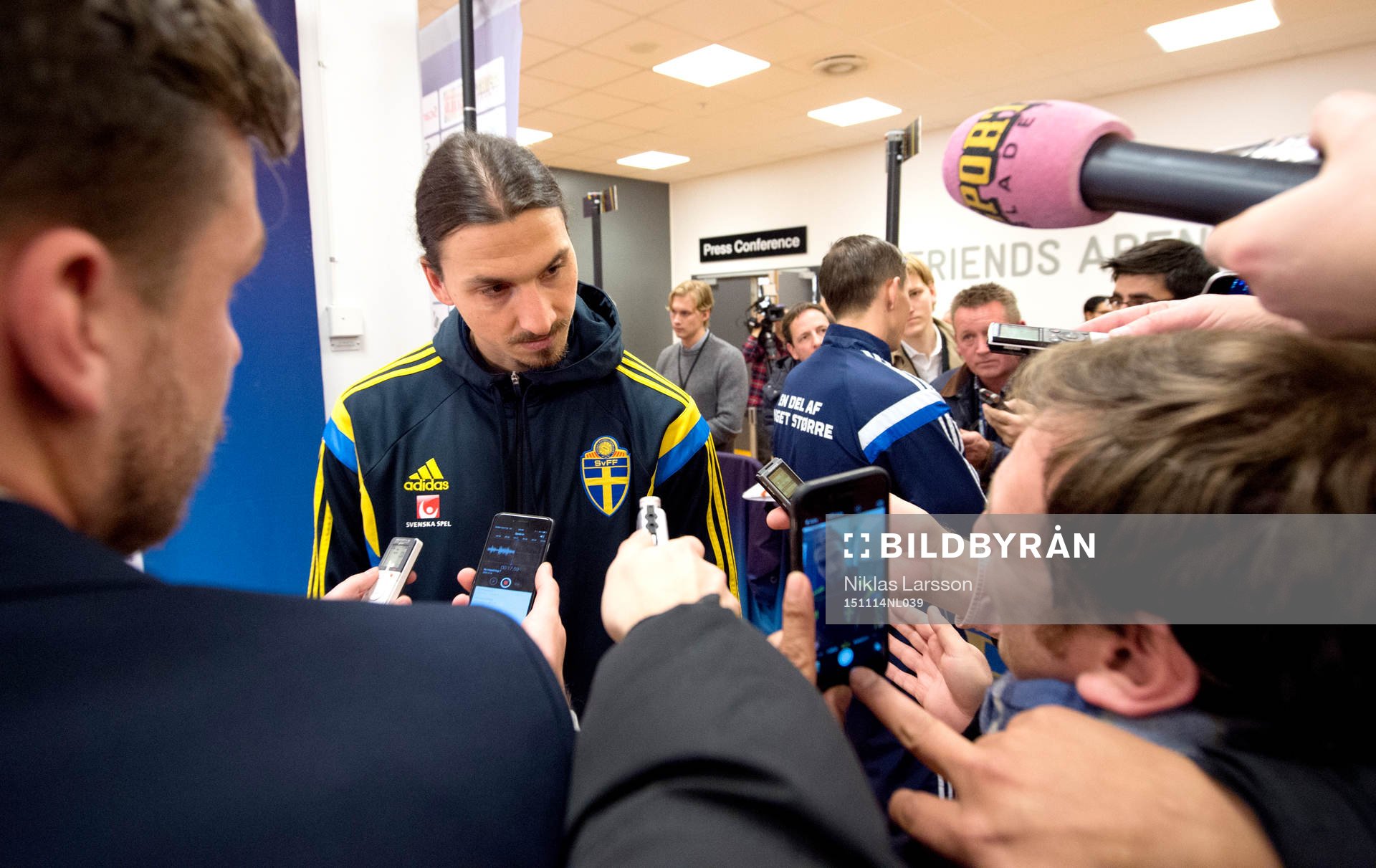 Sveriges Zlatan Ibrahimovic i mixed zone