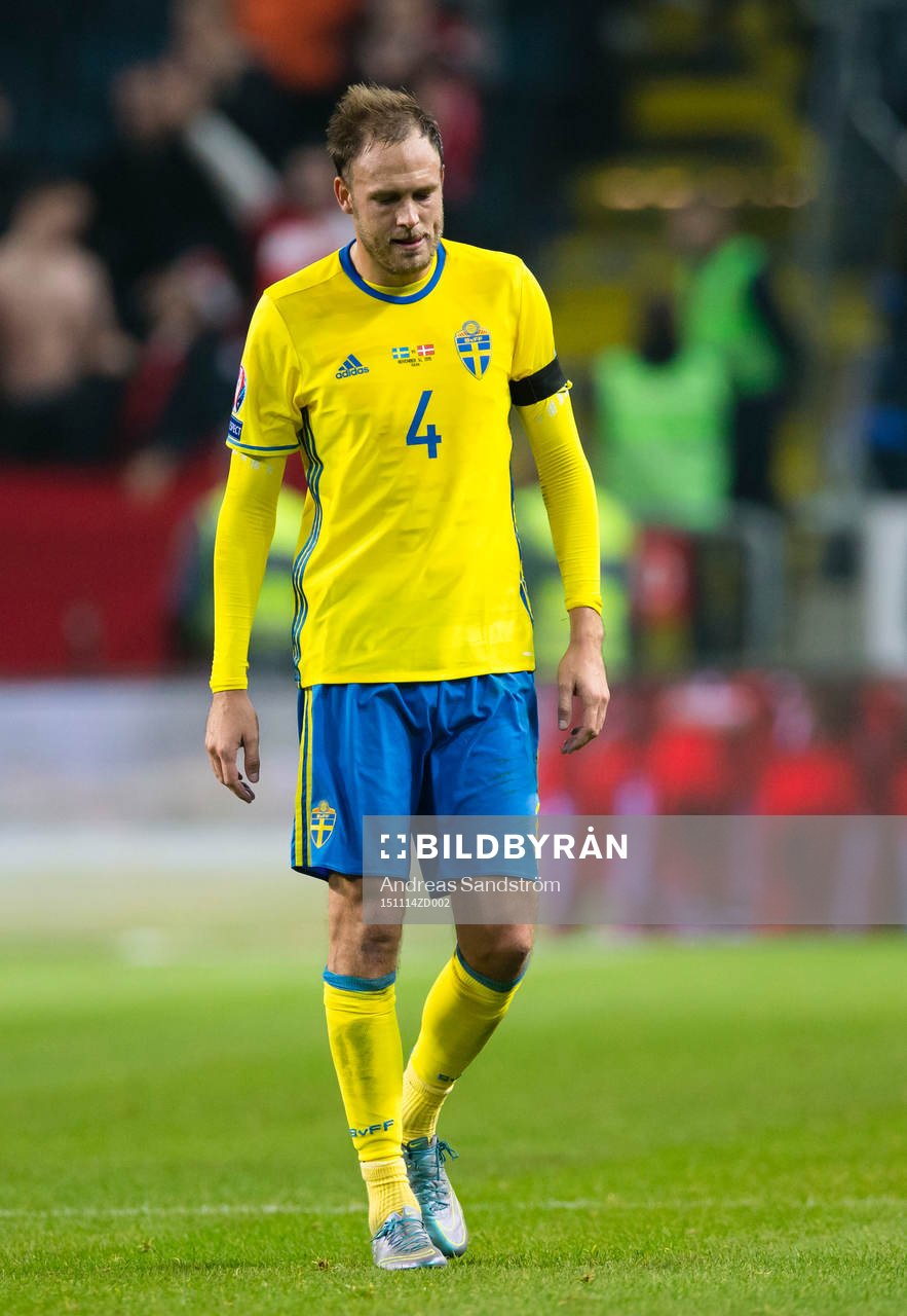 Sveriges Andreas Granqvist ser deppig ut