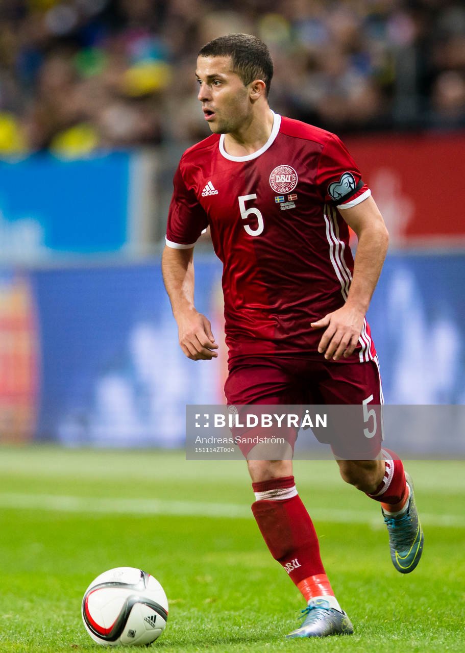 Danmarks Riza Durmisi under fotbollsmatchen i EM-kvalets playoff mellan Sverige och Danmark den 14 November 2015 i Stockholm. 
