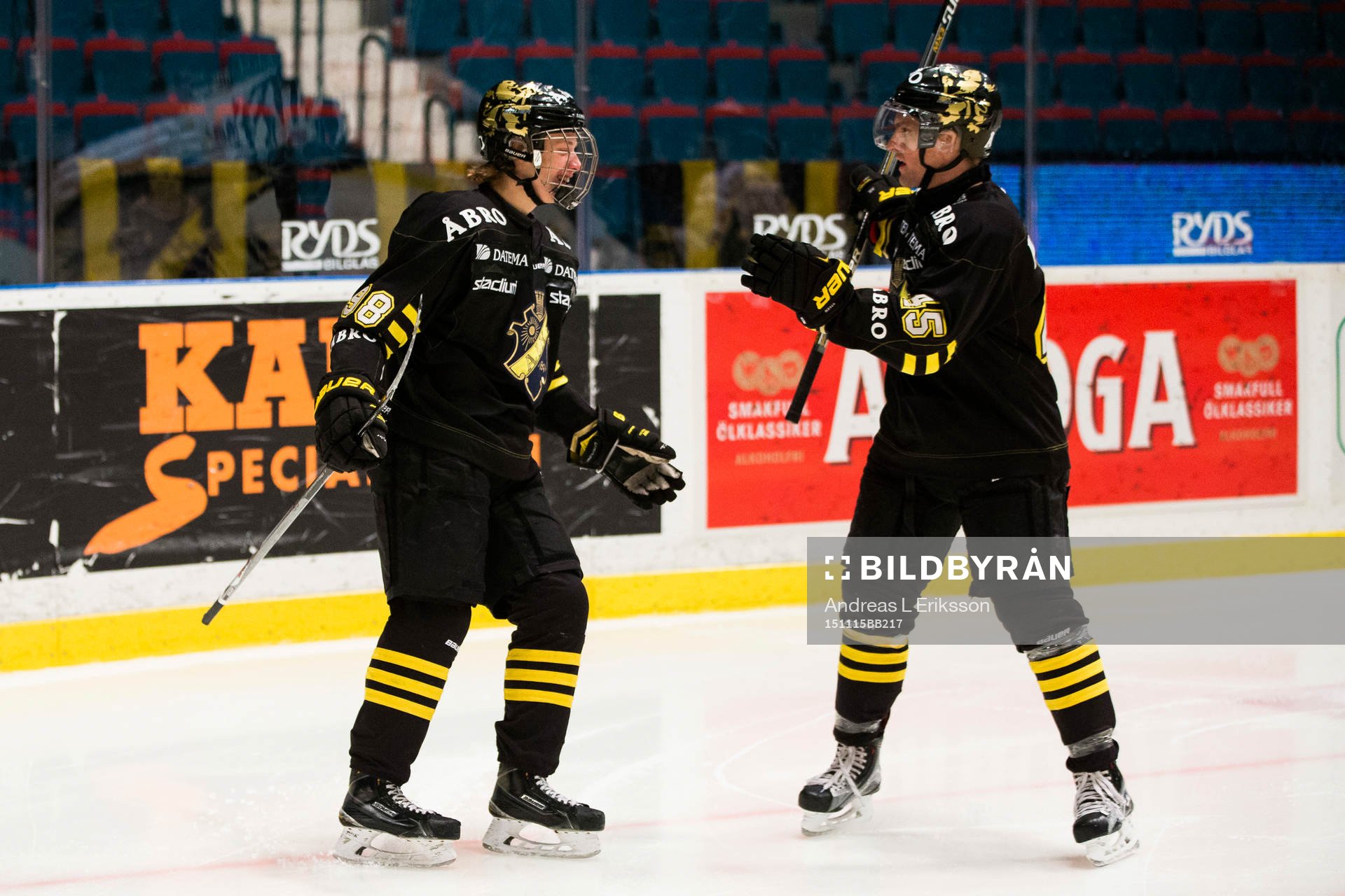 s Jesper Bratt jublar