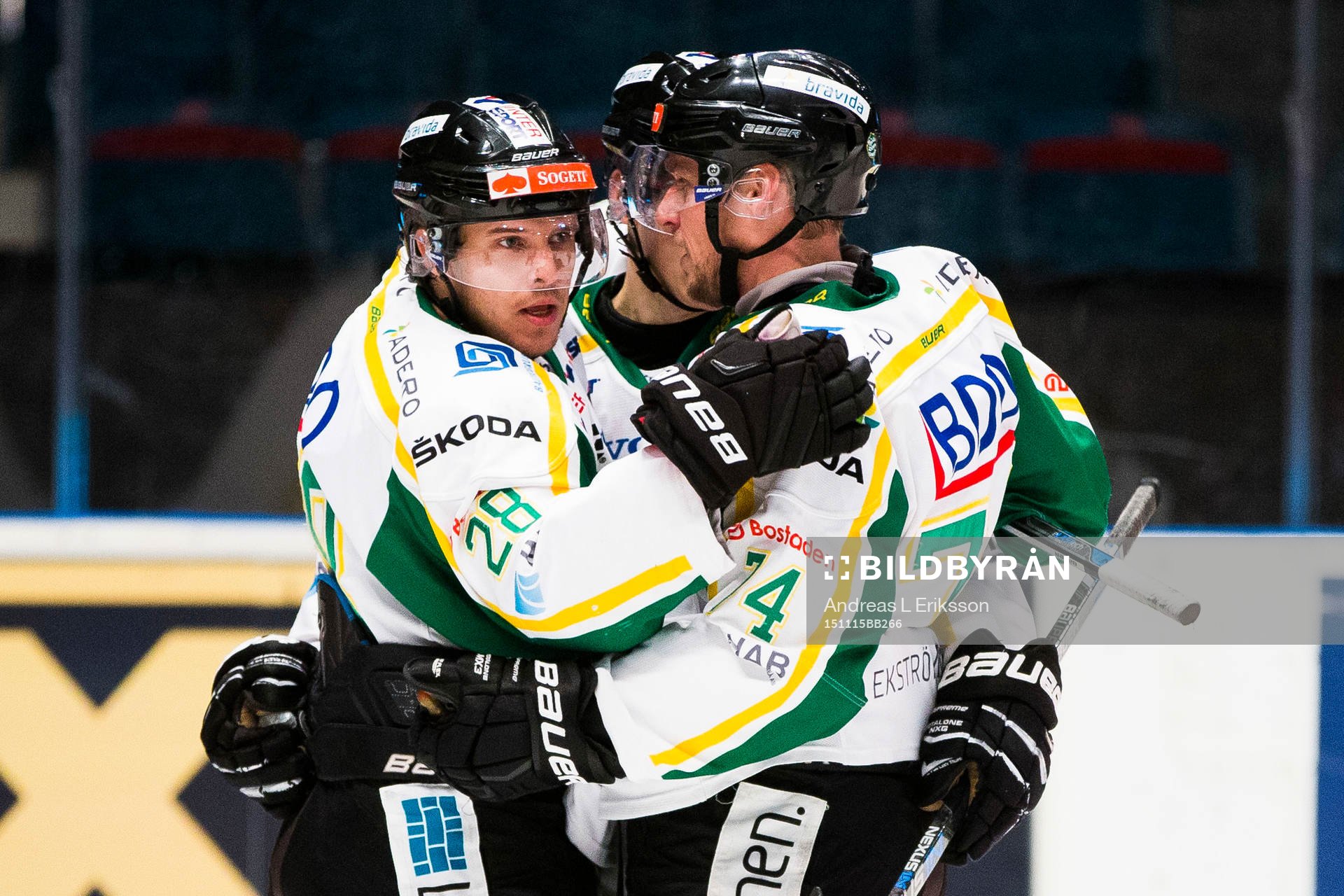 Björklövens Lucas Sandström och Stefan Öhman gratulerar