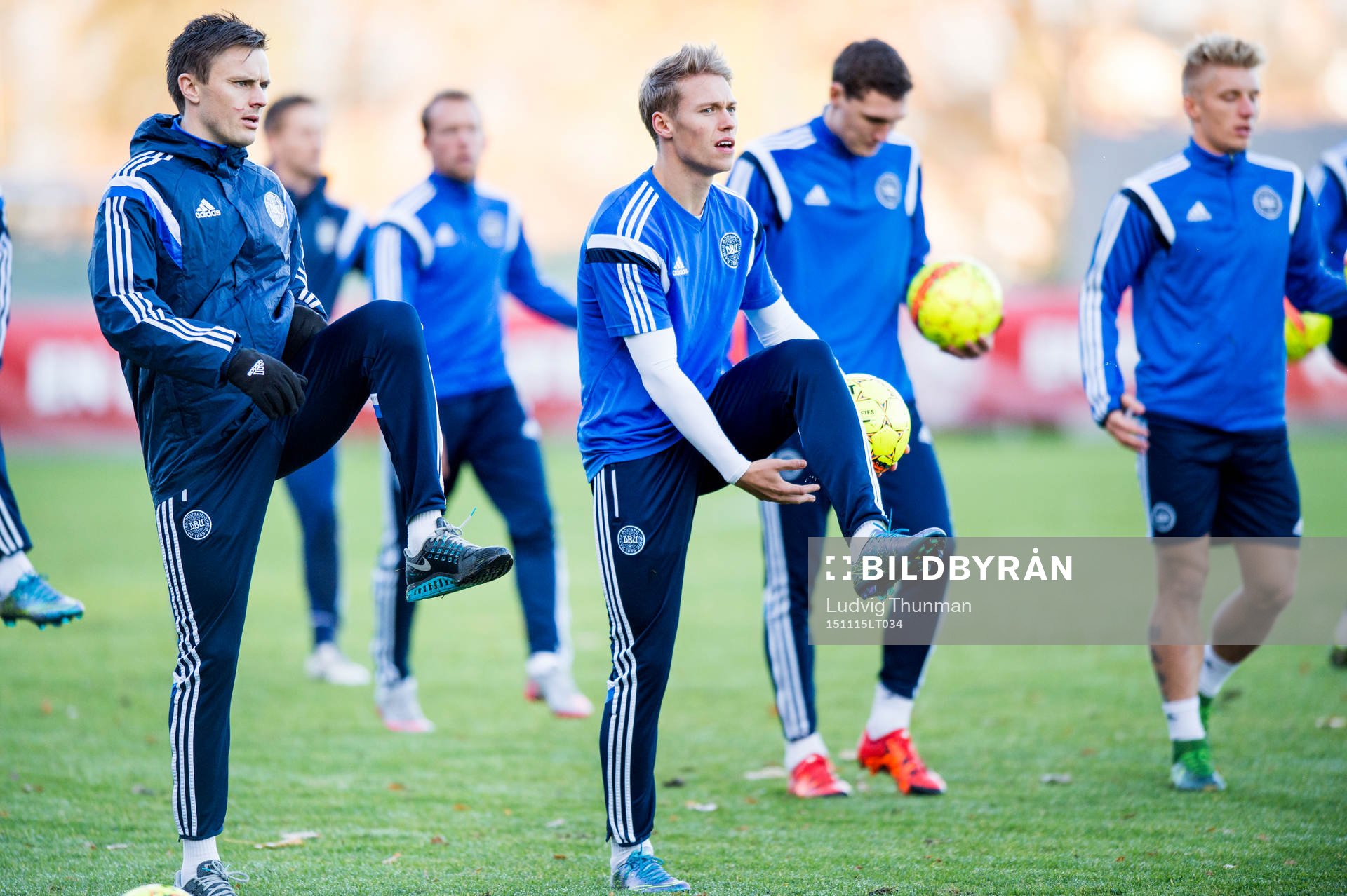 Danmarks William Kvist och Viktor Fischer värmer upp