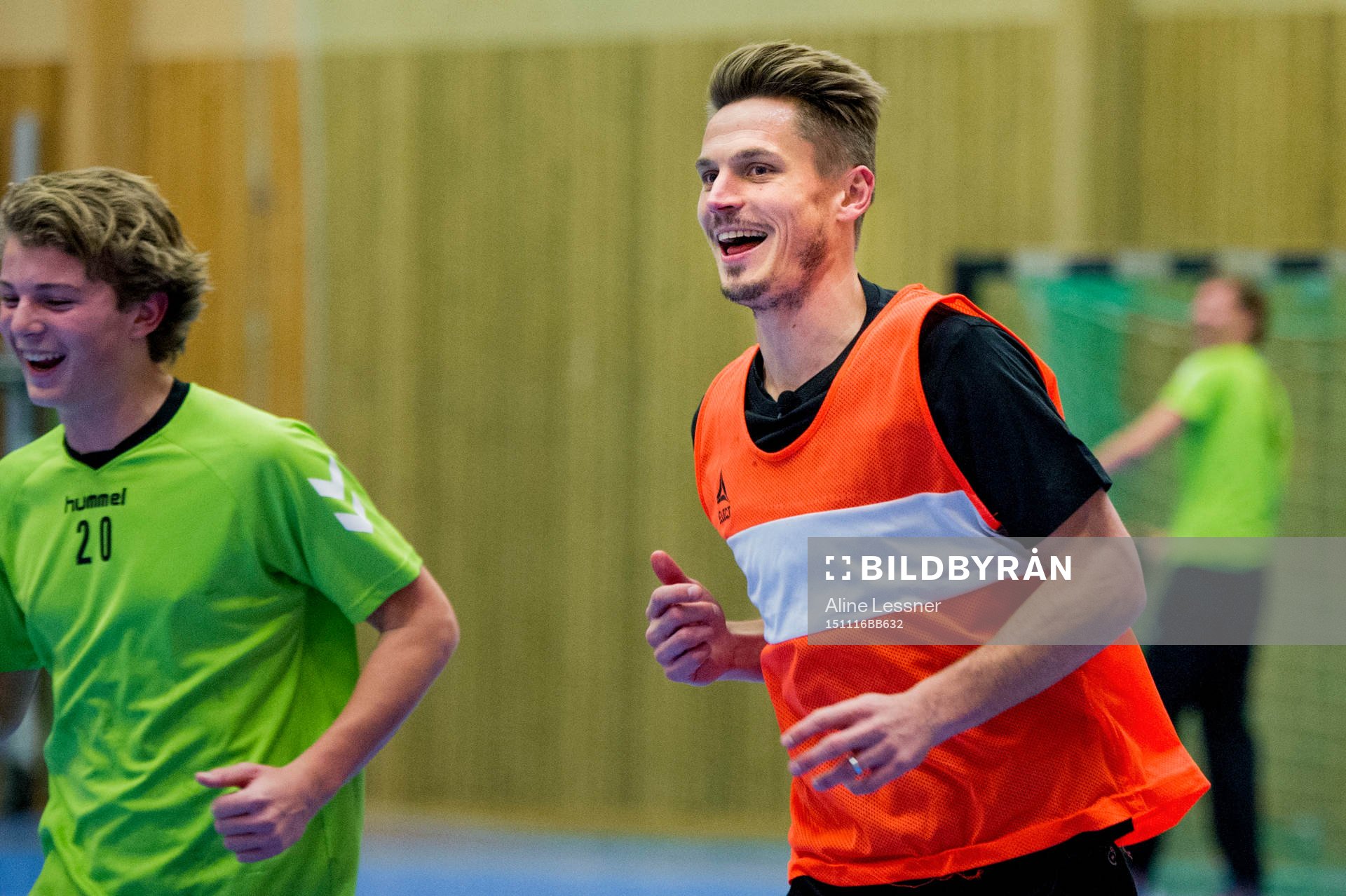 Markus Rosenberg besöker Ljunghusens handbollsklubb för
