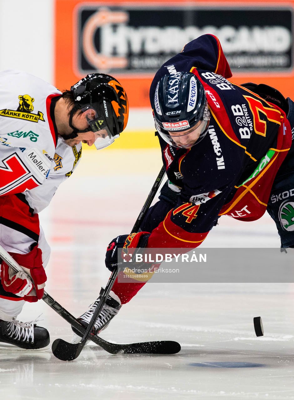 Örebros Martin Johansson och Djurgårdens Tobias Hage tekar