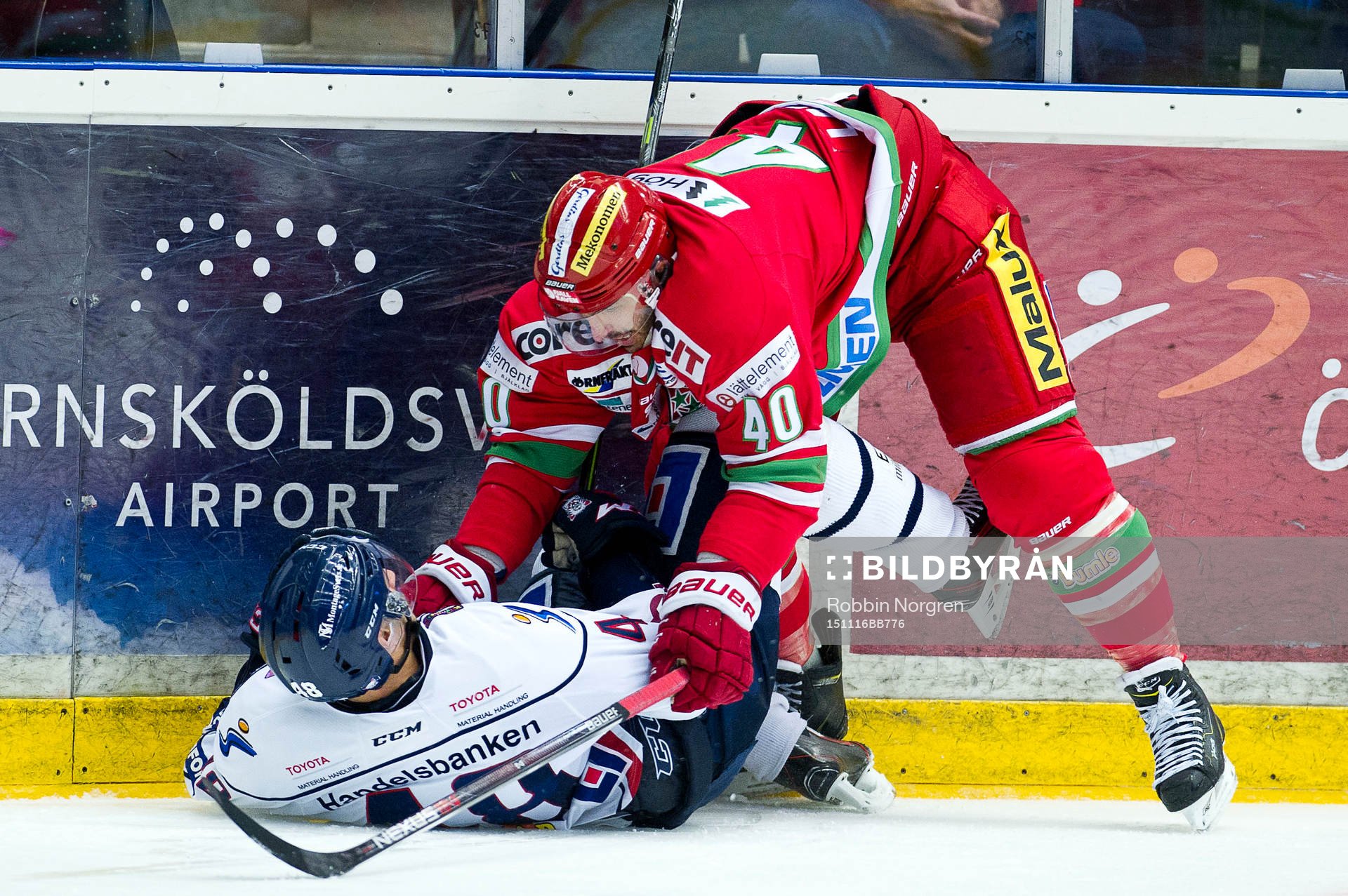 Linköpings Daniel Rahimi och Modos Maxim Lapierre