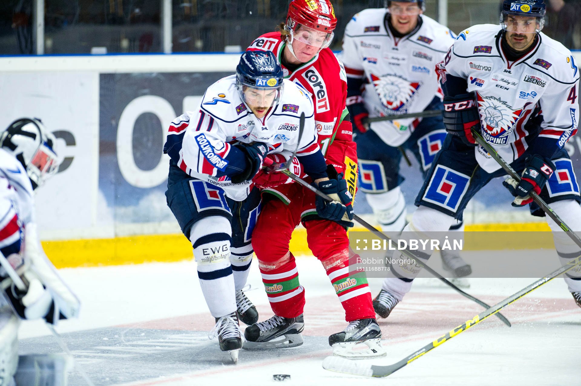 Linköpings Garrett Roe och Modos Victor Olofsson