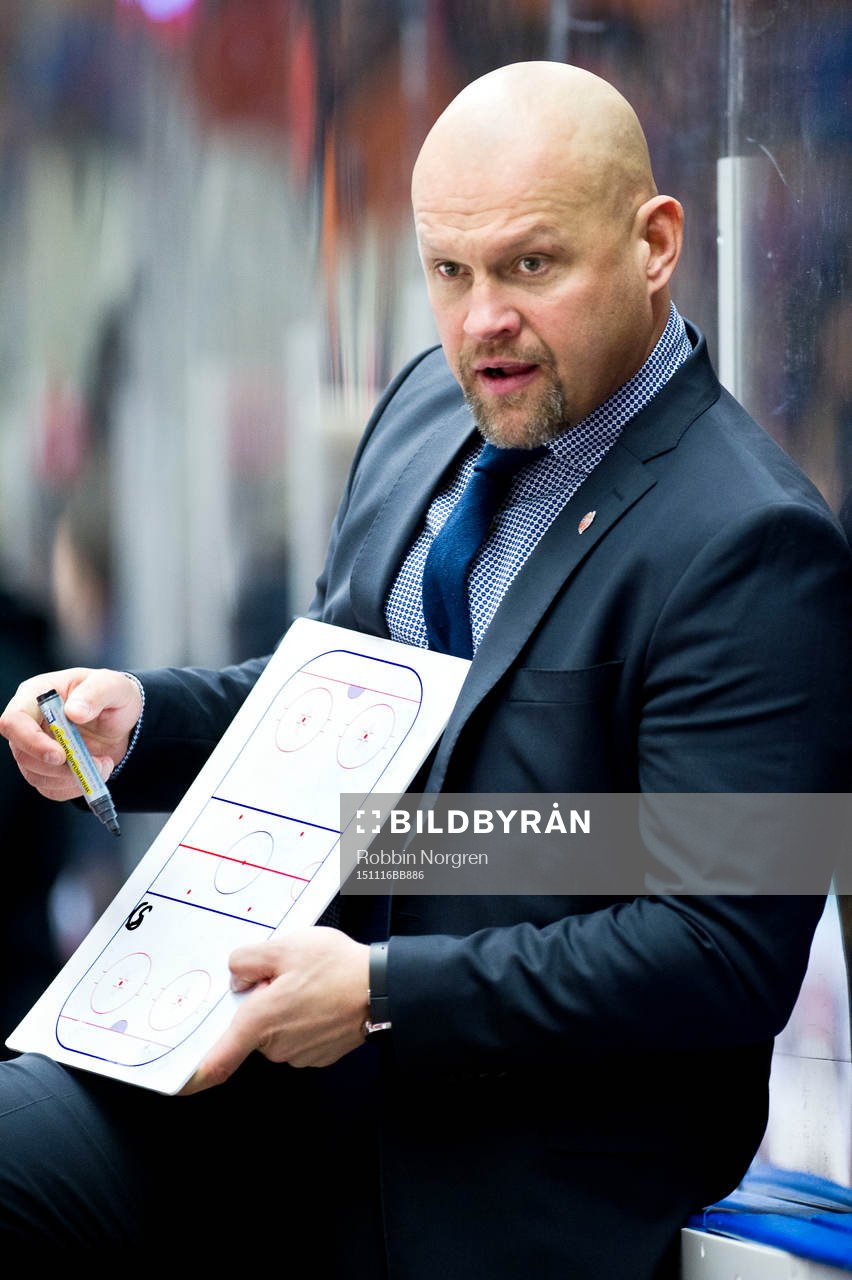 Modos tränare Andreas Johansson