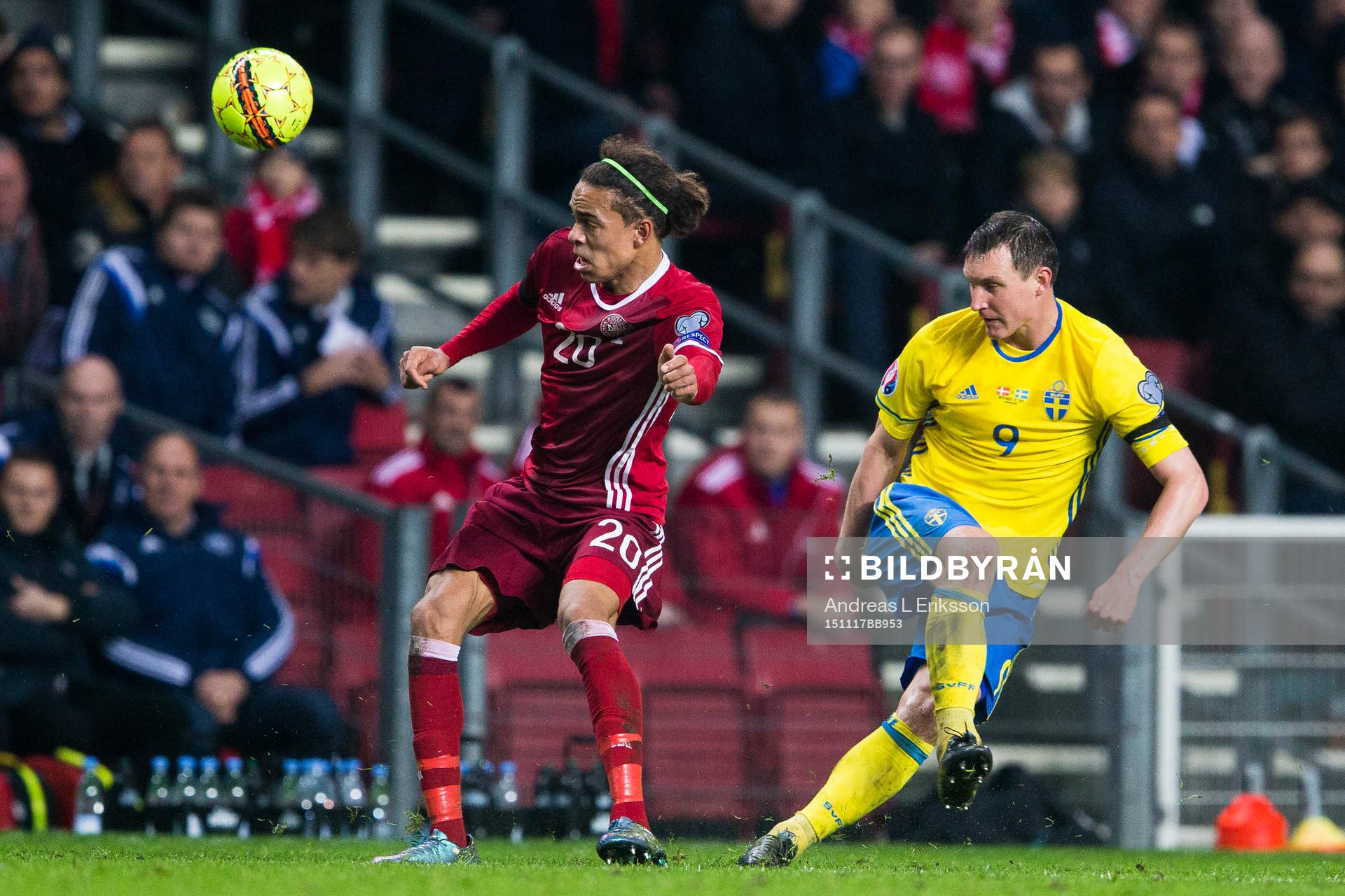 Danmarks Yussuf Poulsen och Sveriges Kim Källström