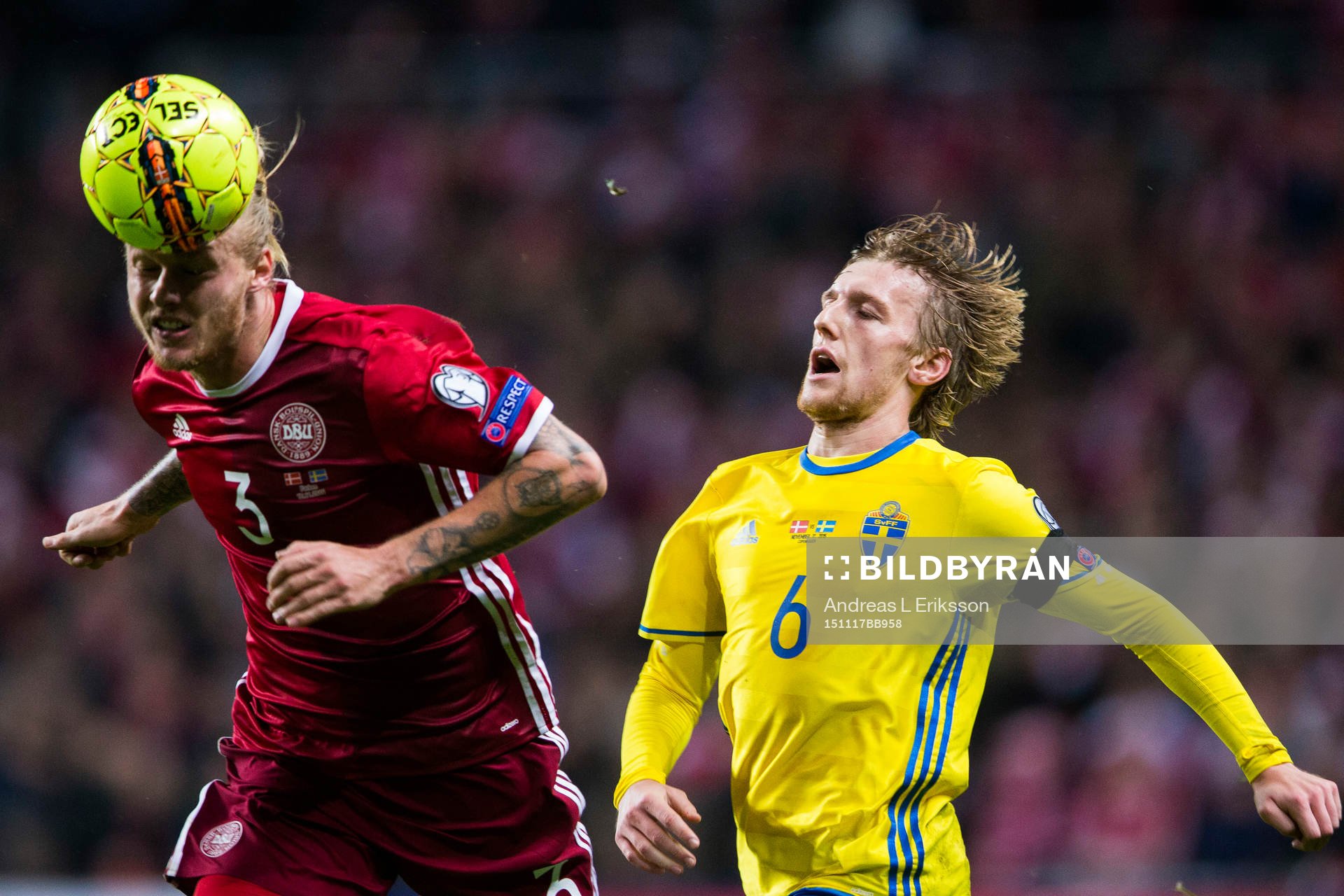 Danmarks Simon Kjär och Sveriges Emil Forsberg