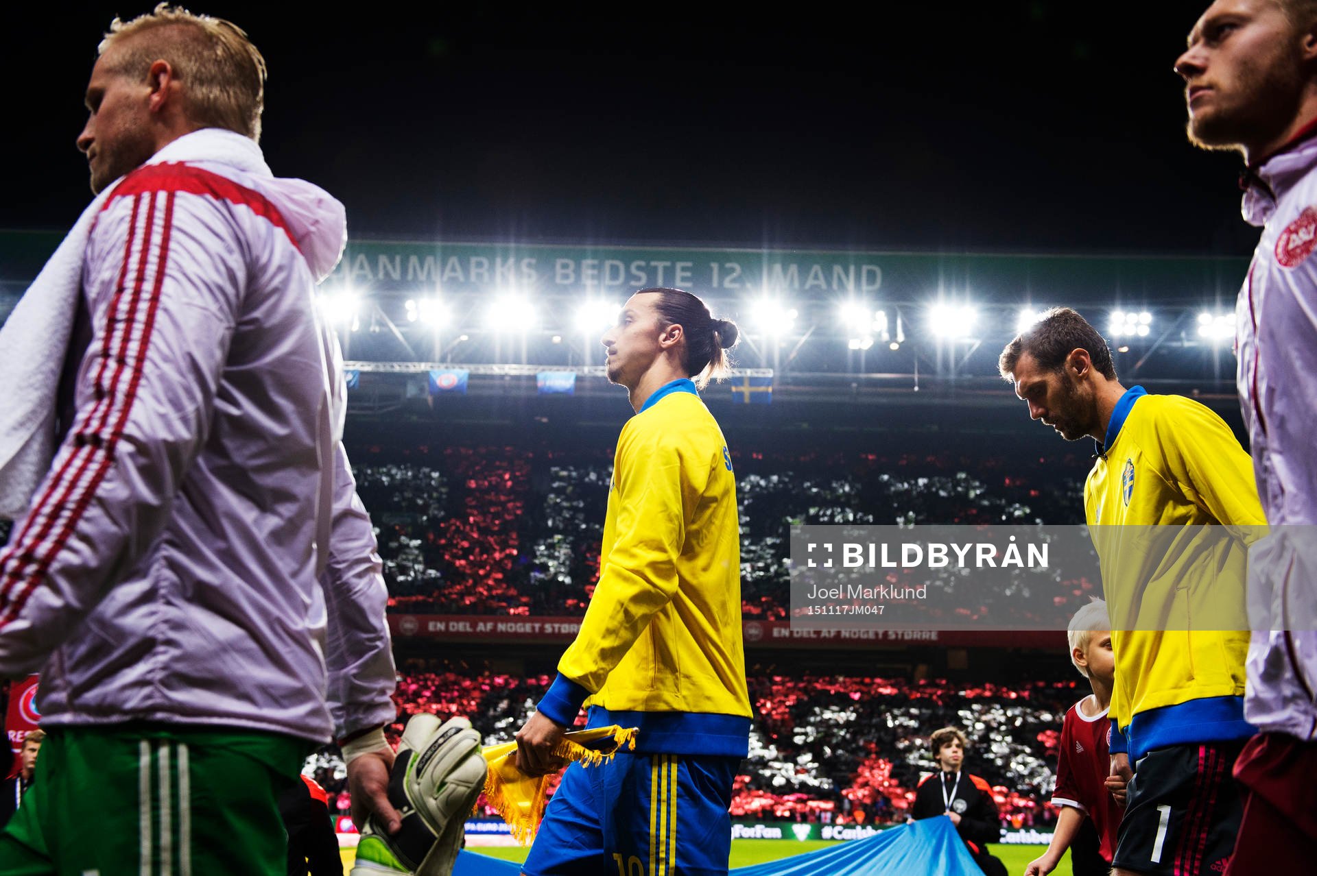 Sveriges Zlatan Ibrahimovic gör entré till