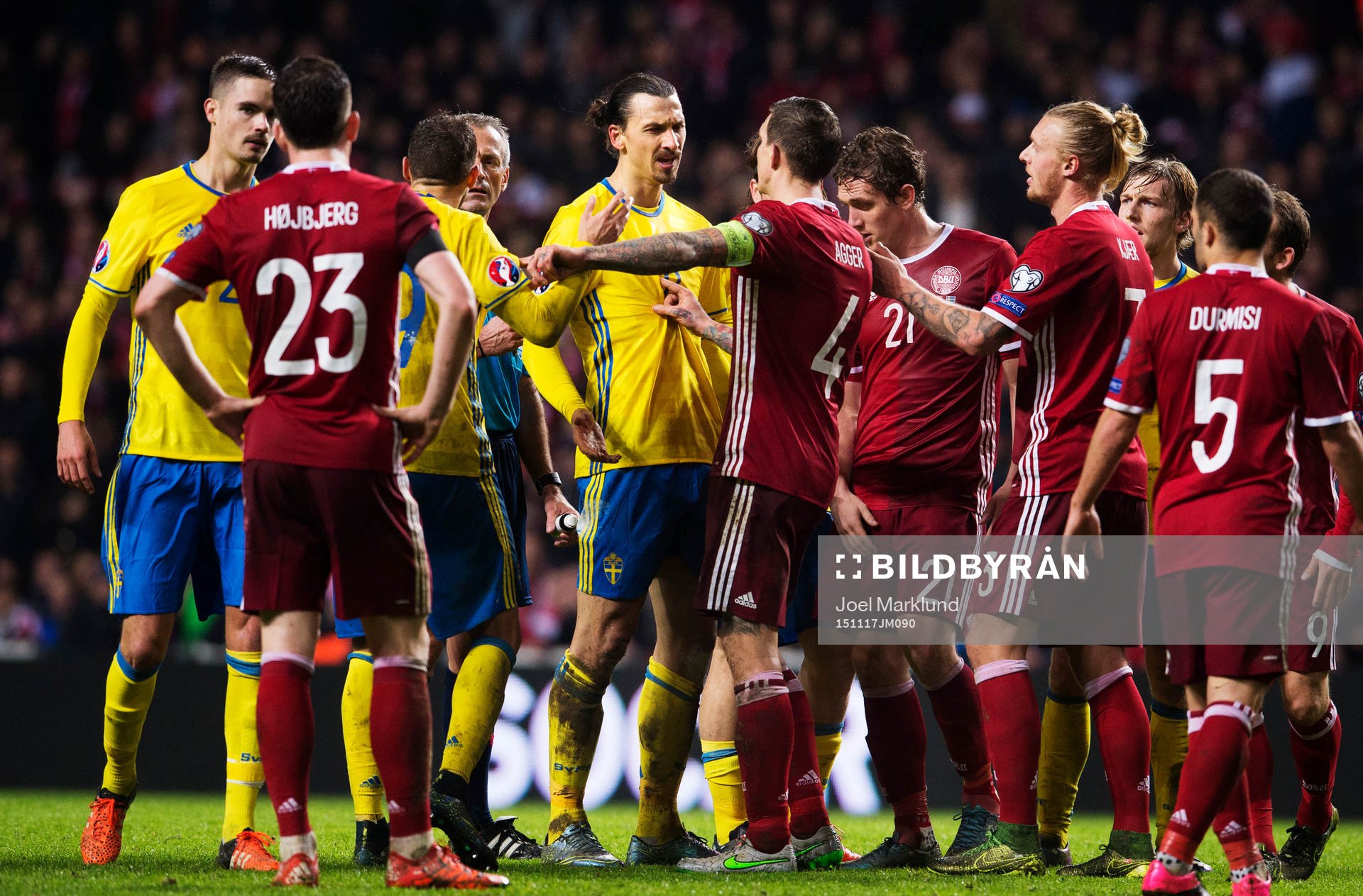 Sveriges Zlatan Ibrahimovic i bråk med Danmarks Daniel