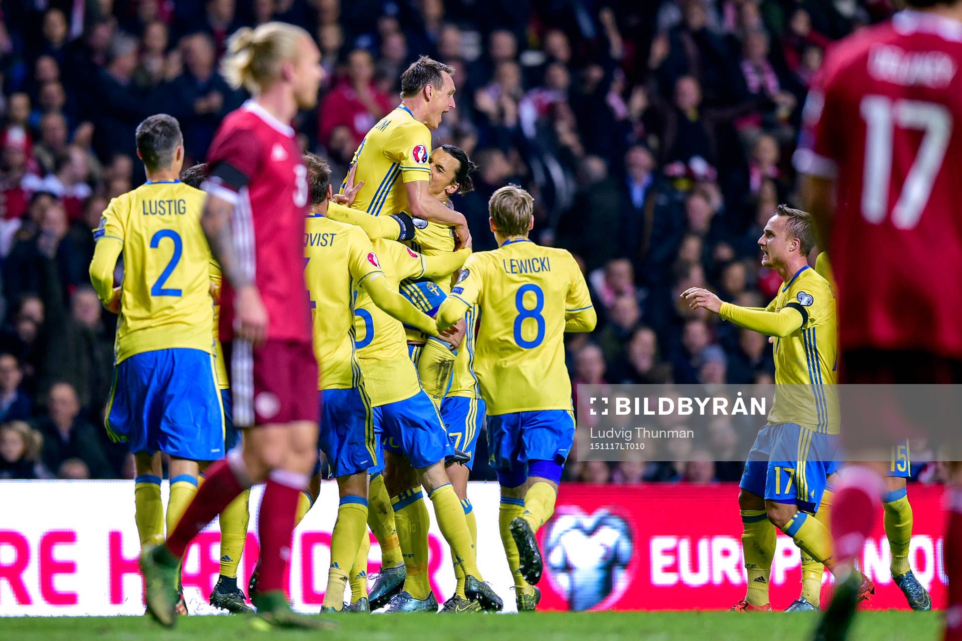 Sverige jublar