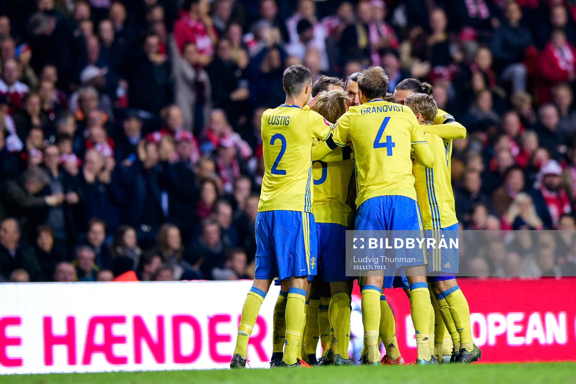 Sverige jublar