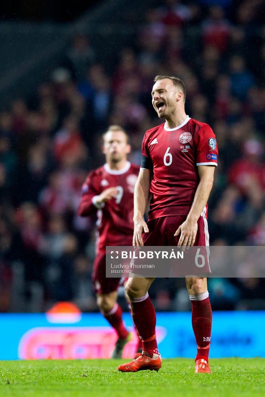 Danmarks Lars Jacobsen reagerar