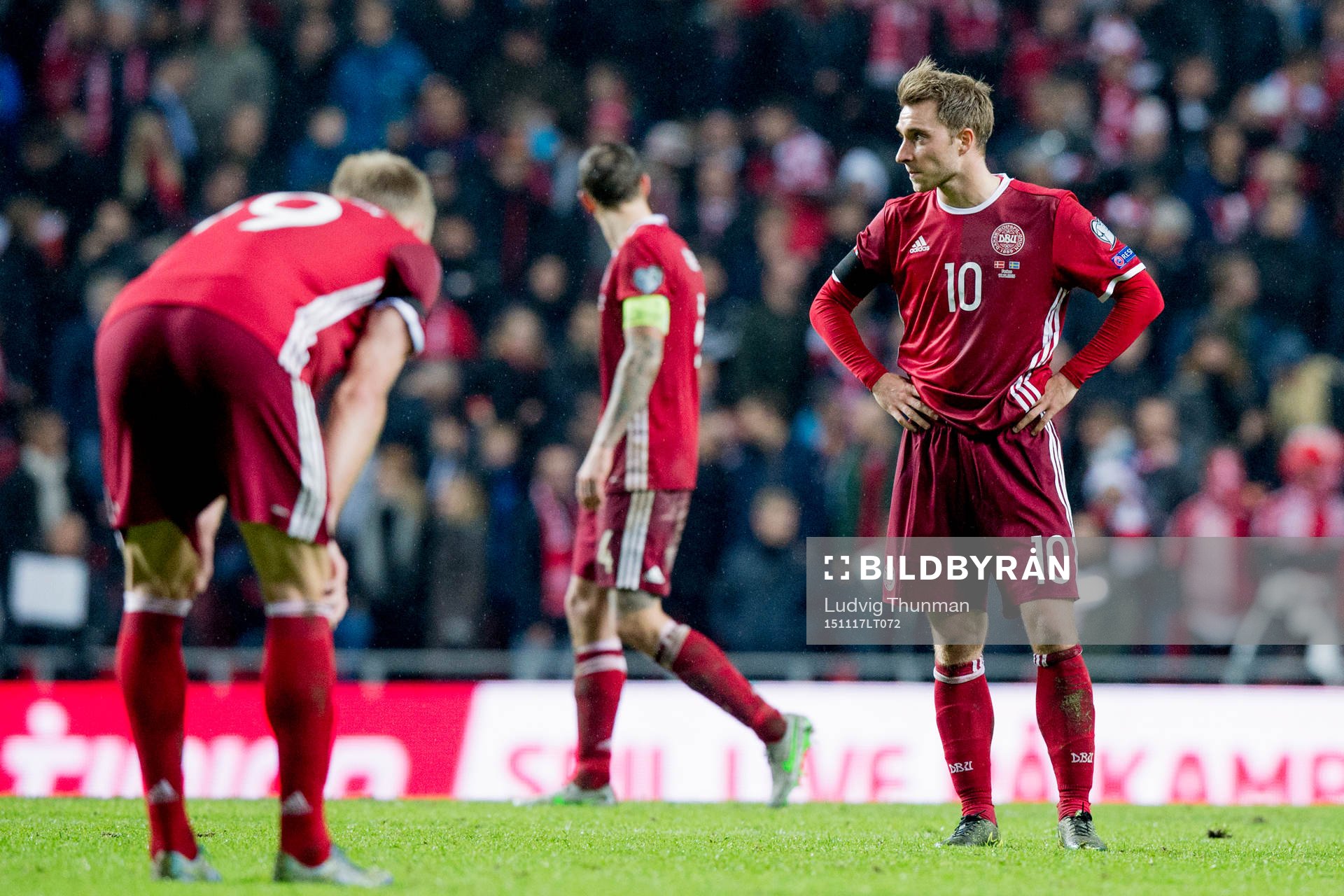 Danmarks Nicolai Jörgensen och Christian Eriksen deppar