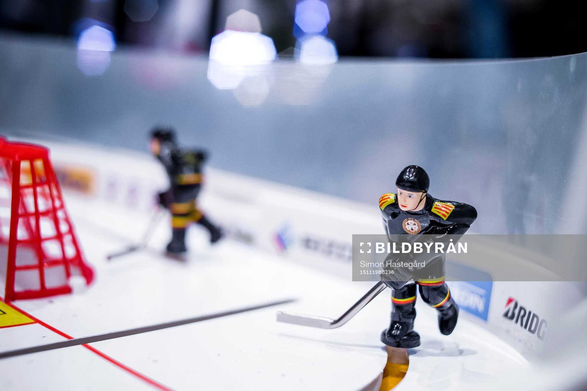Hockeyspel med Brynässpelare  före ishockeymatchen i SHL