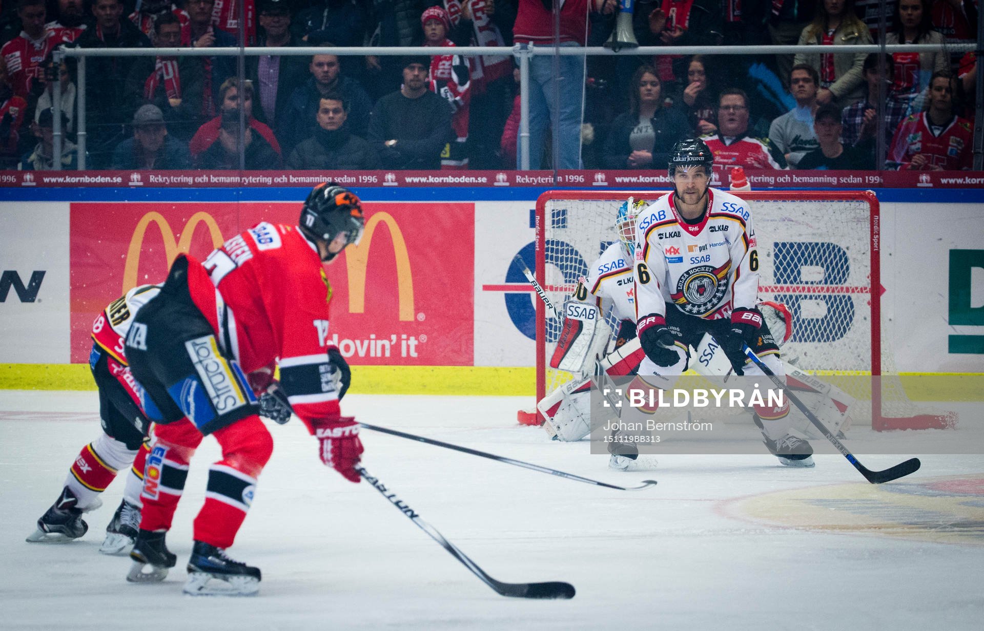 Örebros Daniel Viksten och Luleås Craig Schira