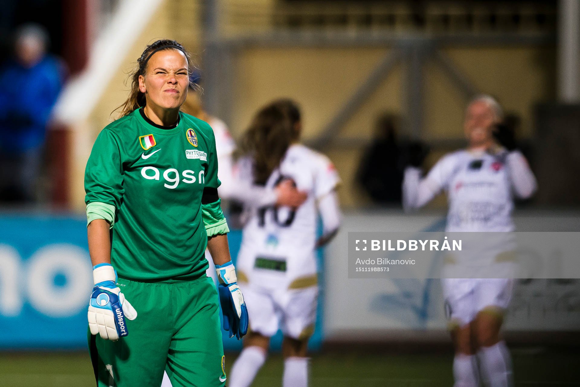 Veronas målvakt Stephanie Öhrström deppar medan