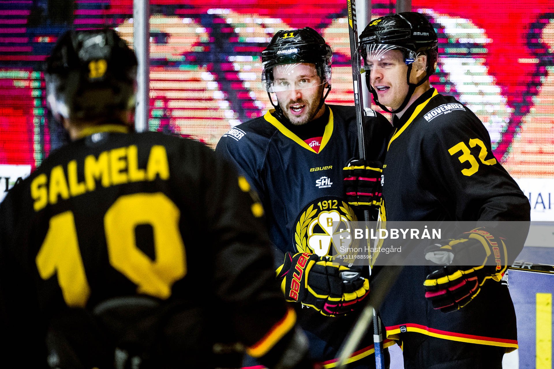 Brynäs Jesper Ollas jublar med Anssi Salmela och Nick