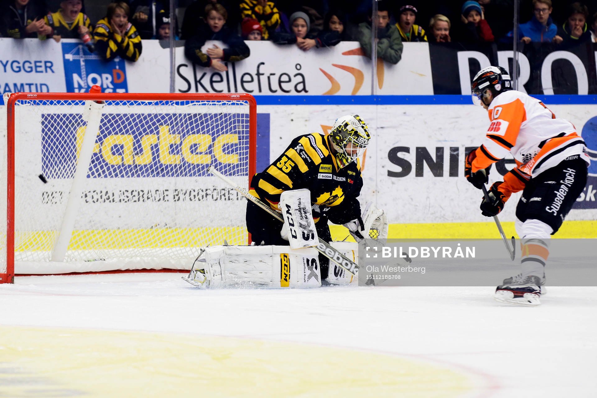 Karlskronas Mattias Guter gör 3-2 på straff bakom