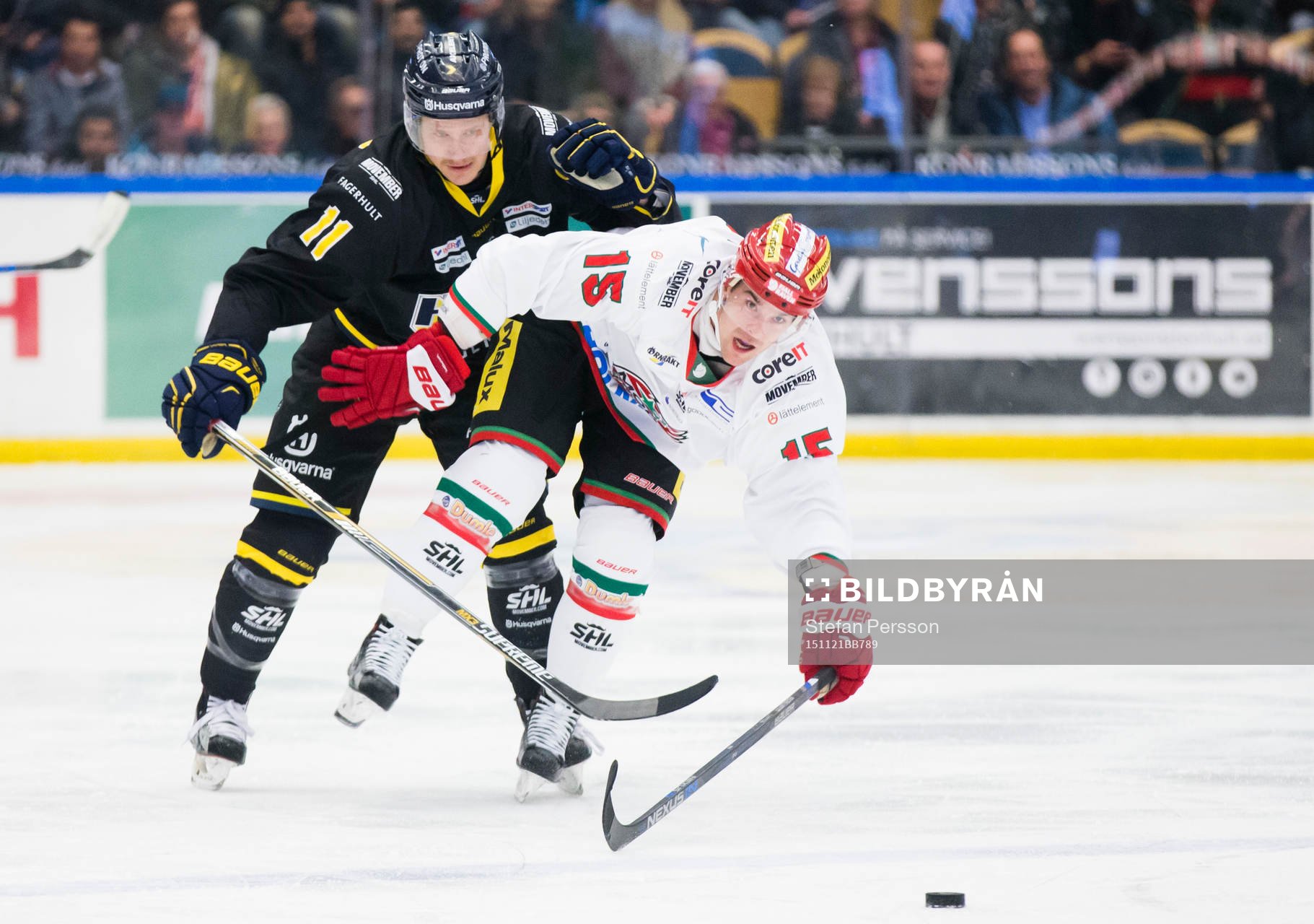 s Simon Önerud mot Modos Bobby Butler